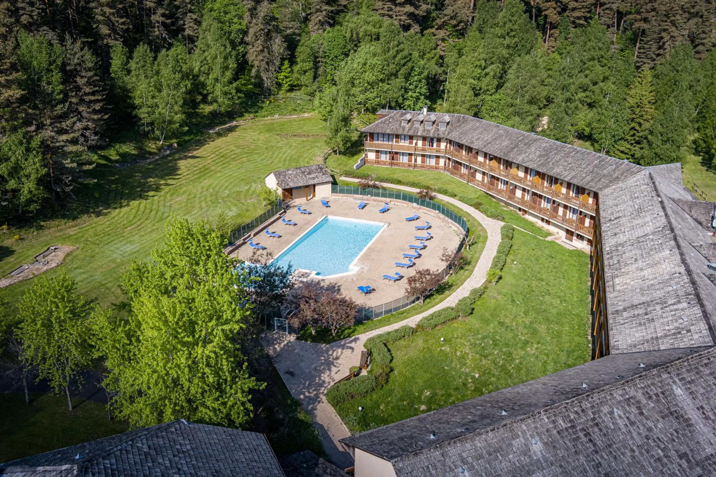 Property building in Les Hameaux De Lozere Sure Hotel Collection by Best Western
