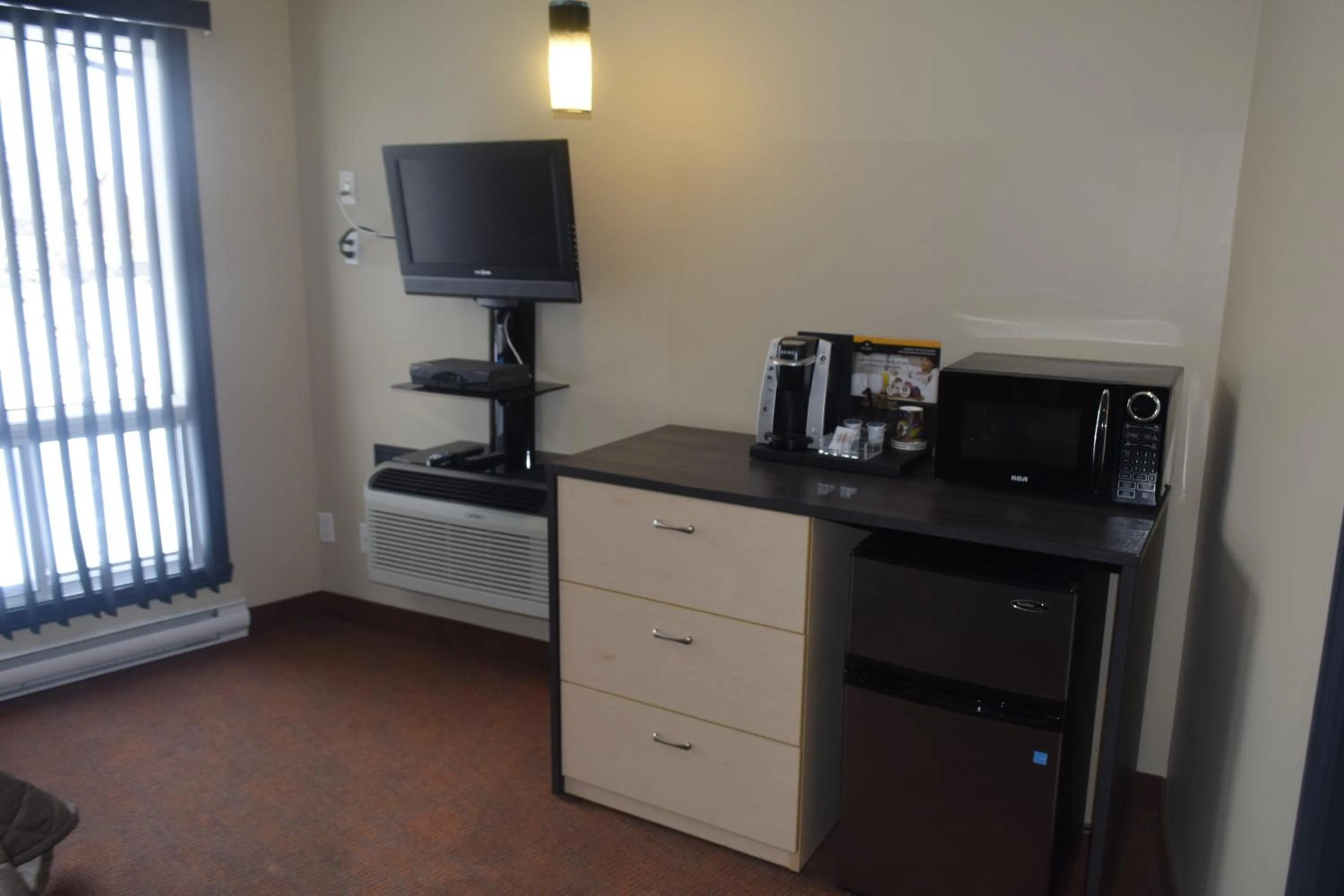 TV and multimedia in Motel Falcon