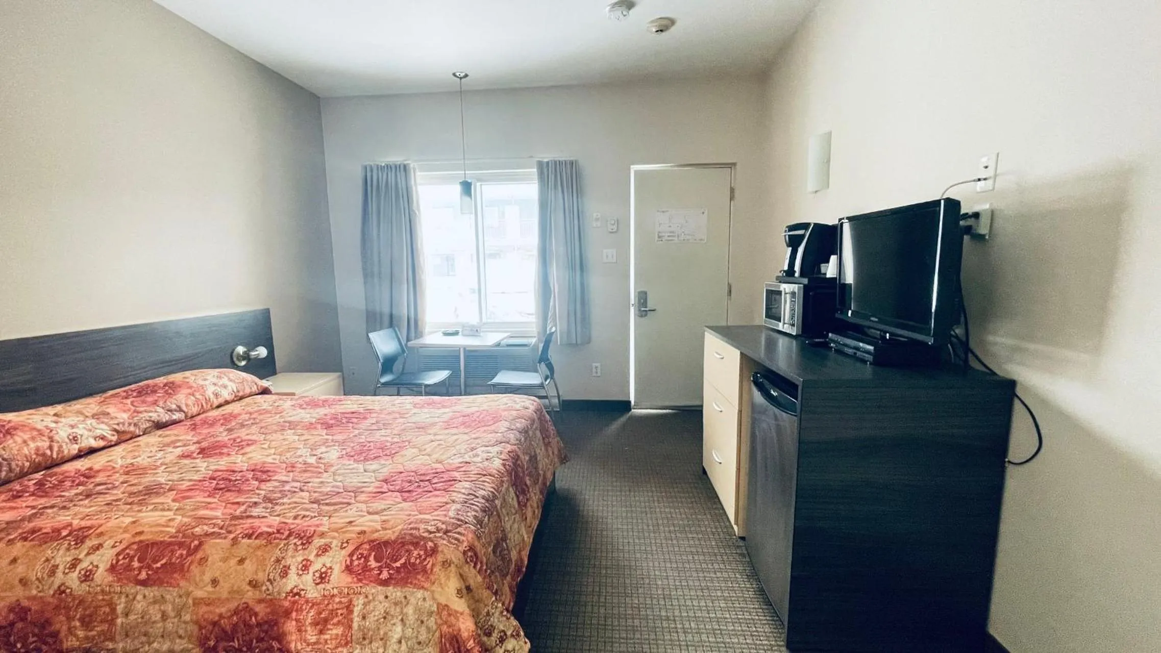 Bedroom, Bed in Motel Falcon