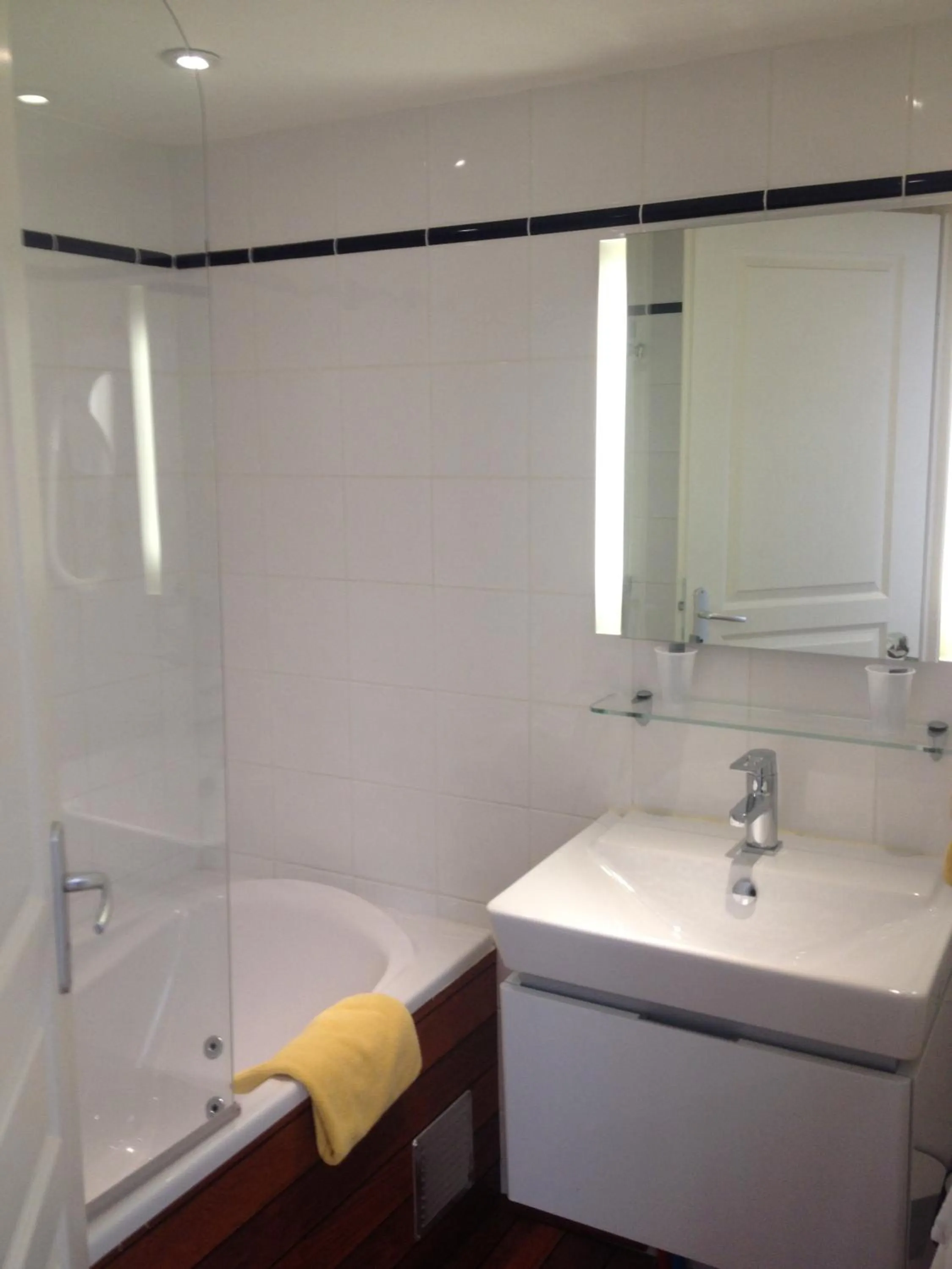 Bathroom in Lyo Hôtel - Centre Lyon Perrache