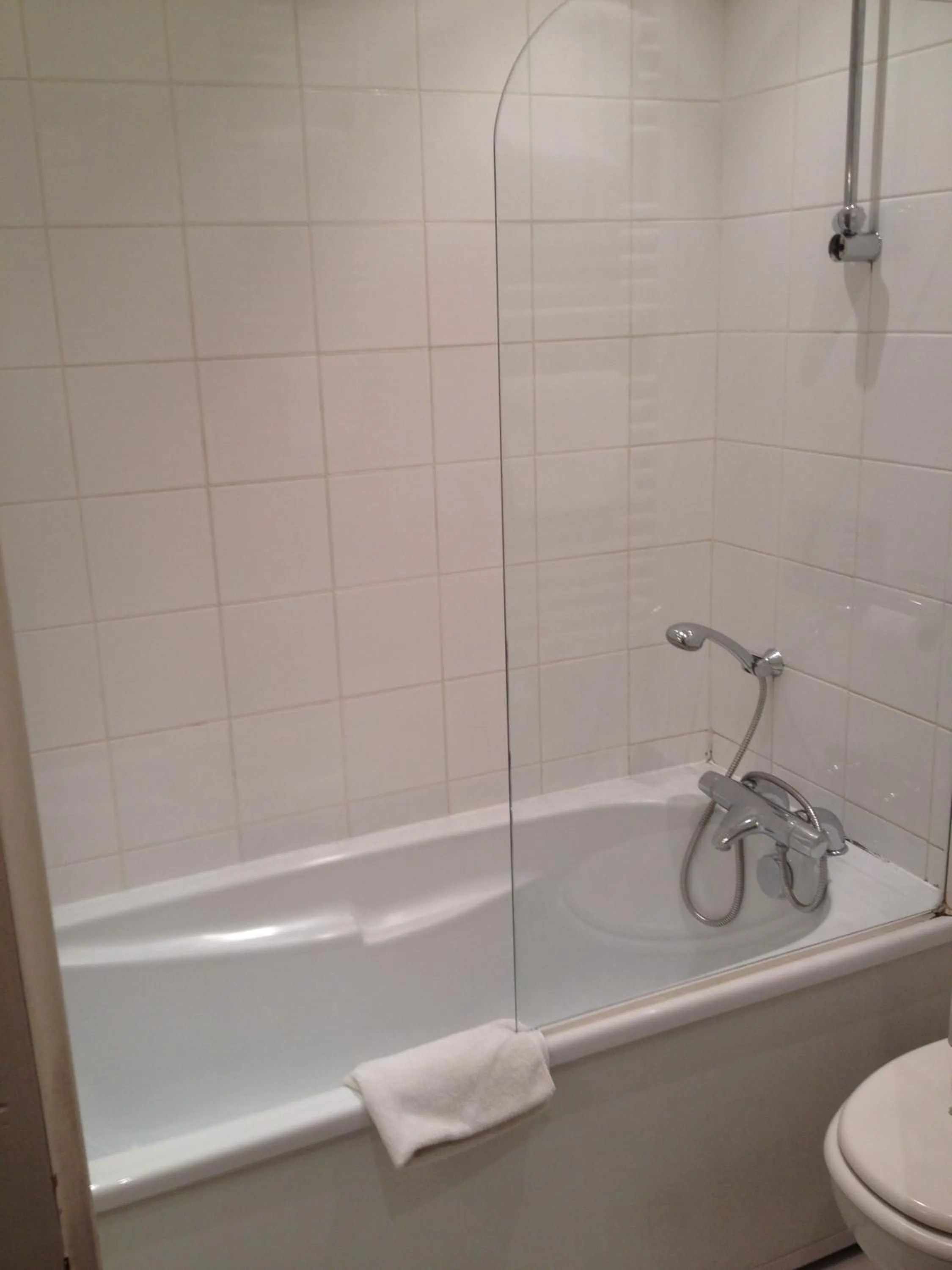 Bathroom in Lyo Hôtel - Centre Lyon Perrache