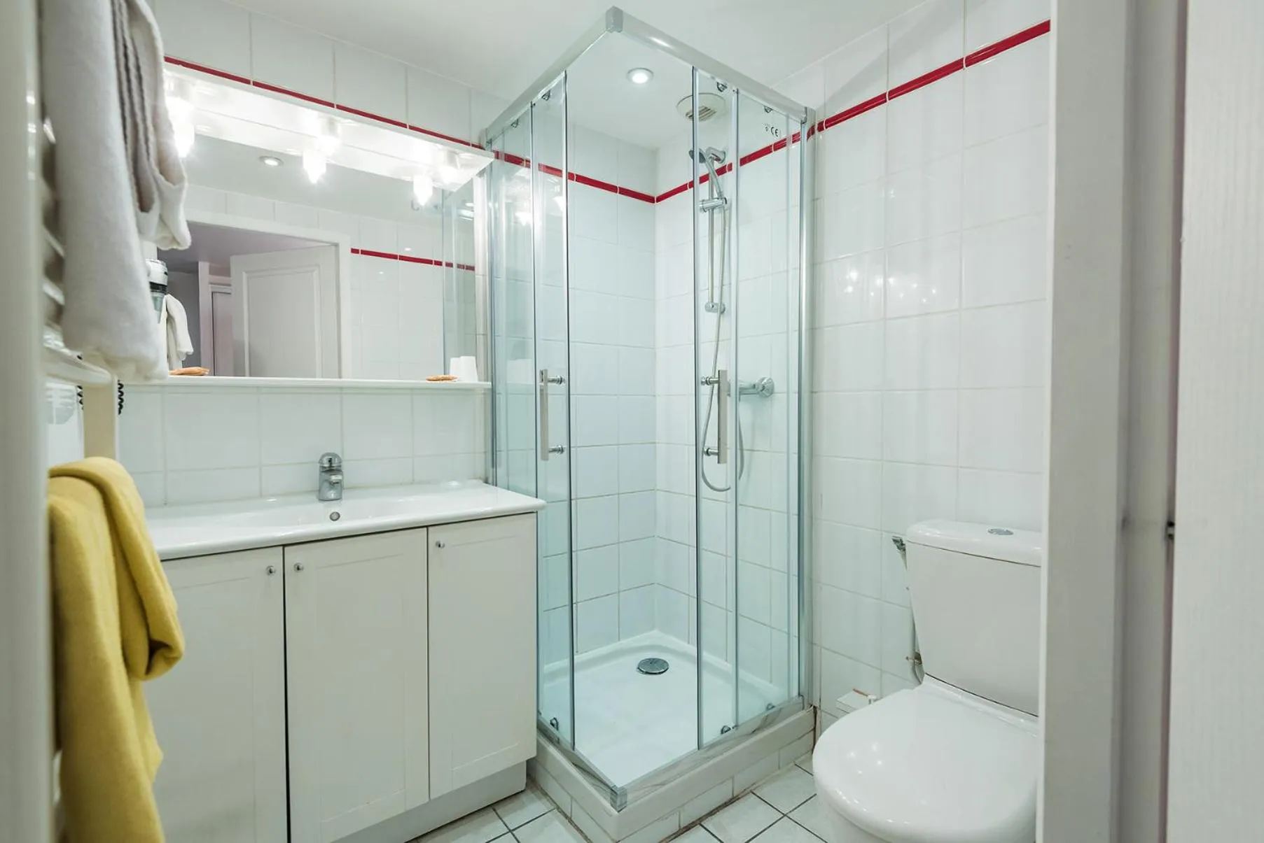 Bathroom in Lyo Hôtel - Centre Lyon Perrache