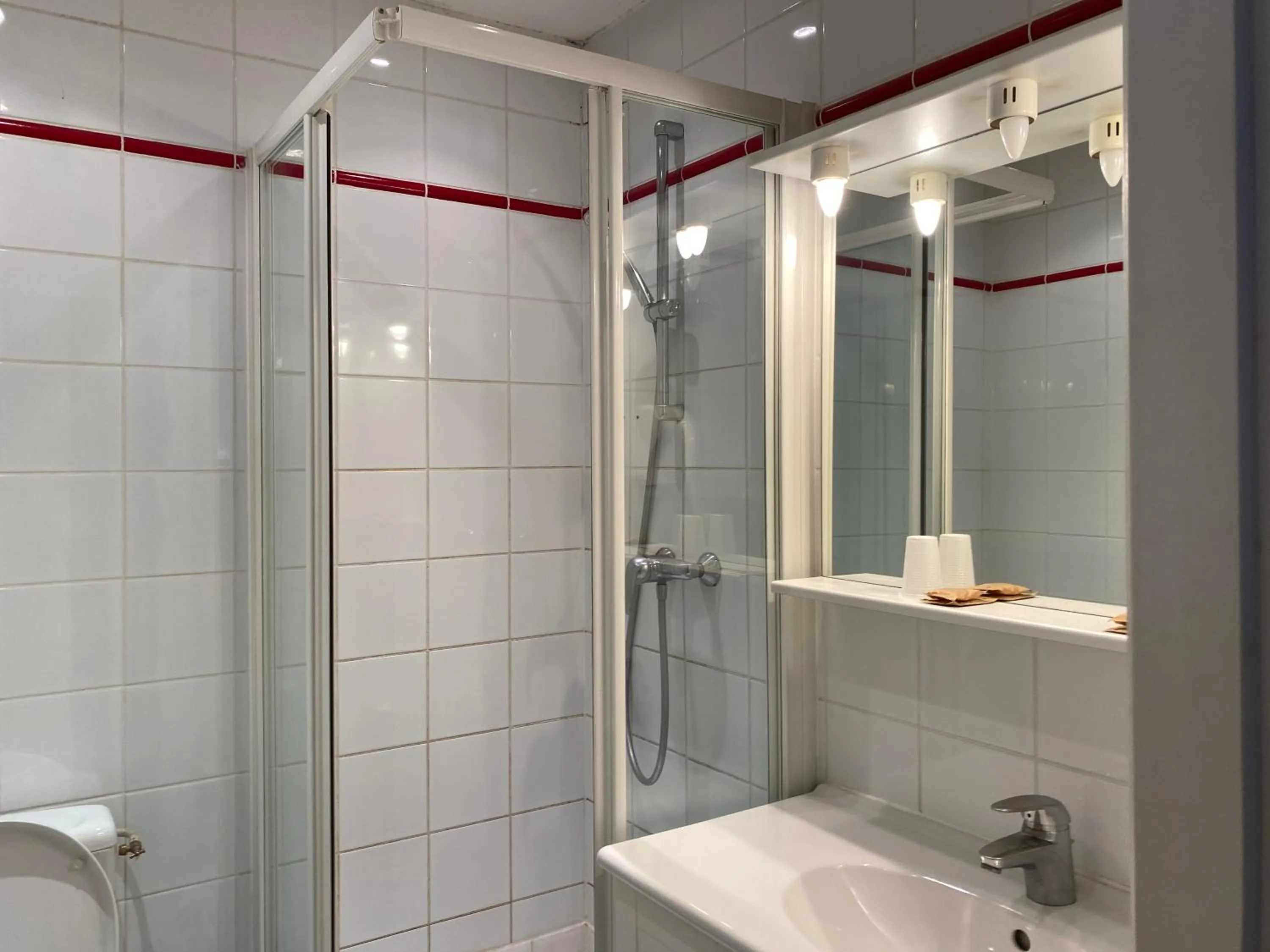 Shower in Lyo Hôtel - Centre Lyon Perrache