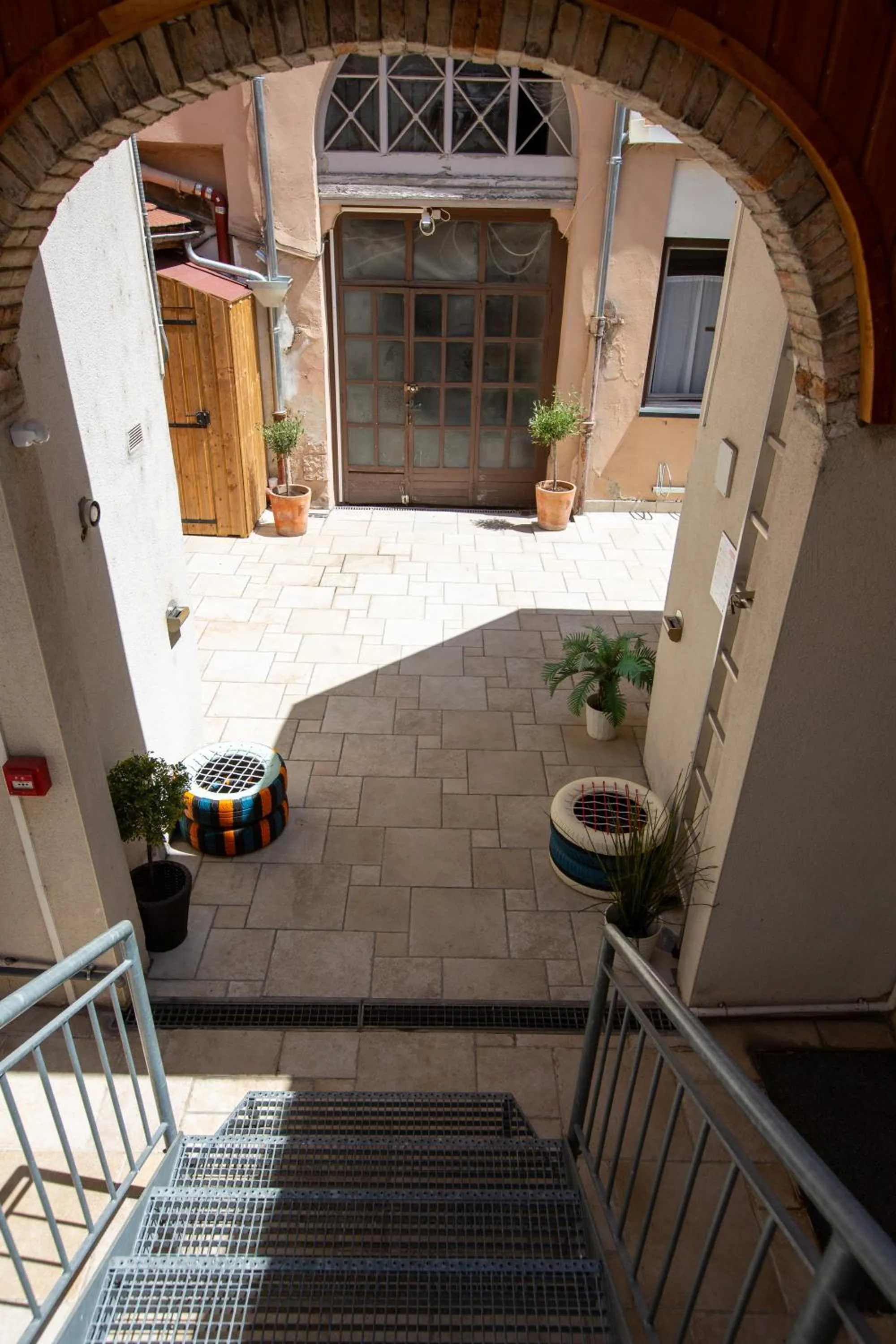 Patio in Lyo Hôtel - Centre Lyon Perrache