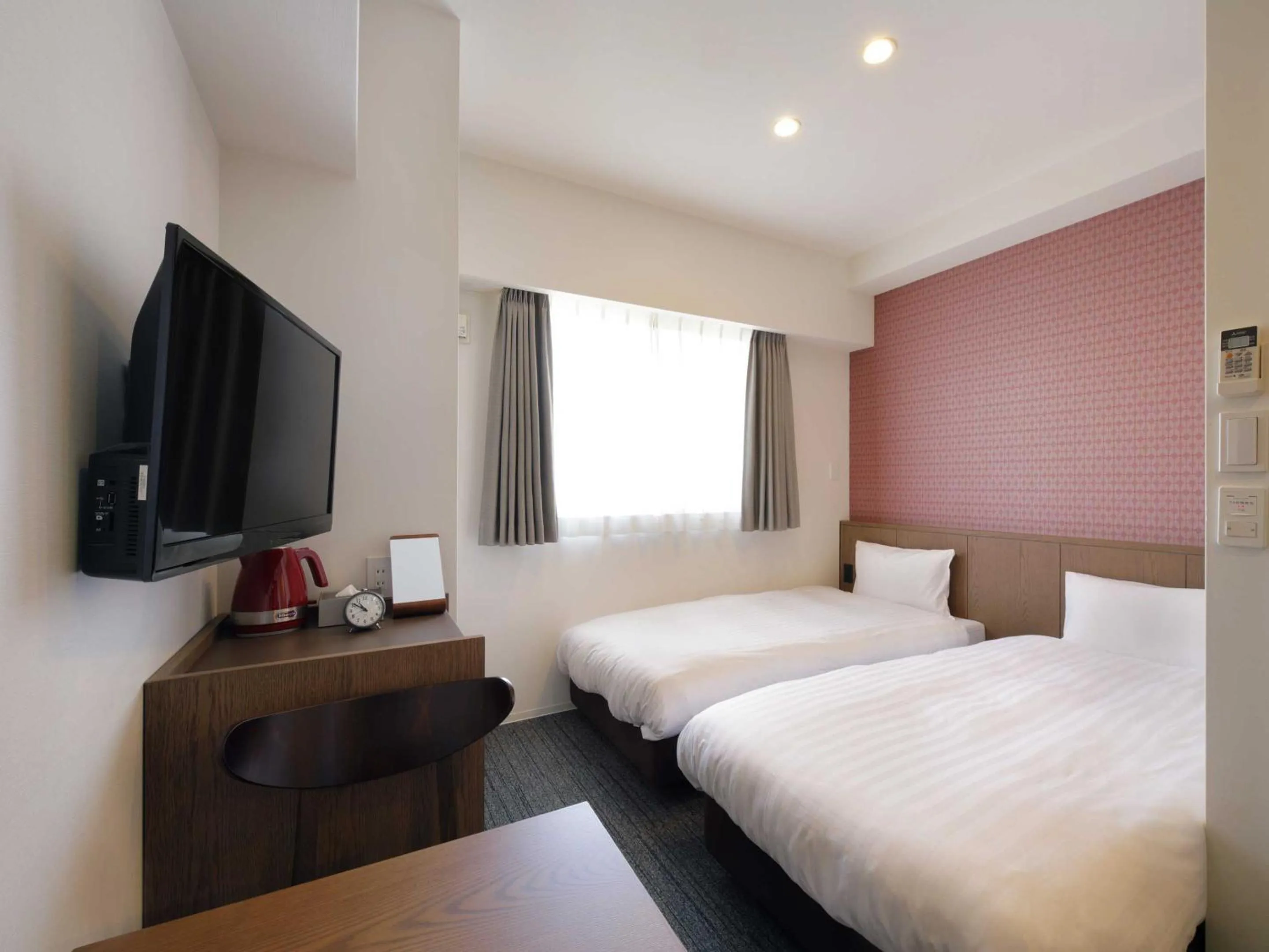 Photo of the whole room, Bed in Smart Place Inn Kyoto Nijojo-mae Station