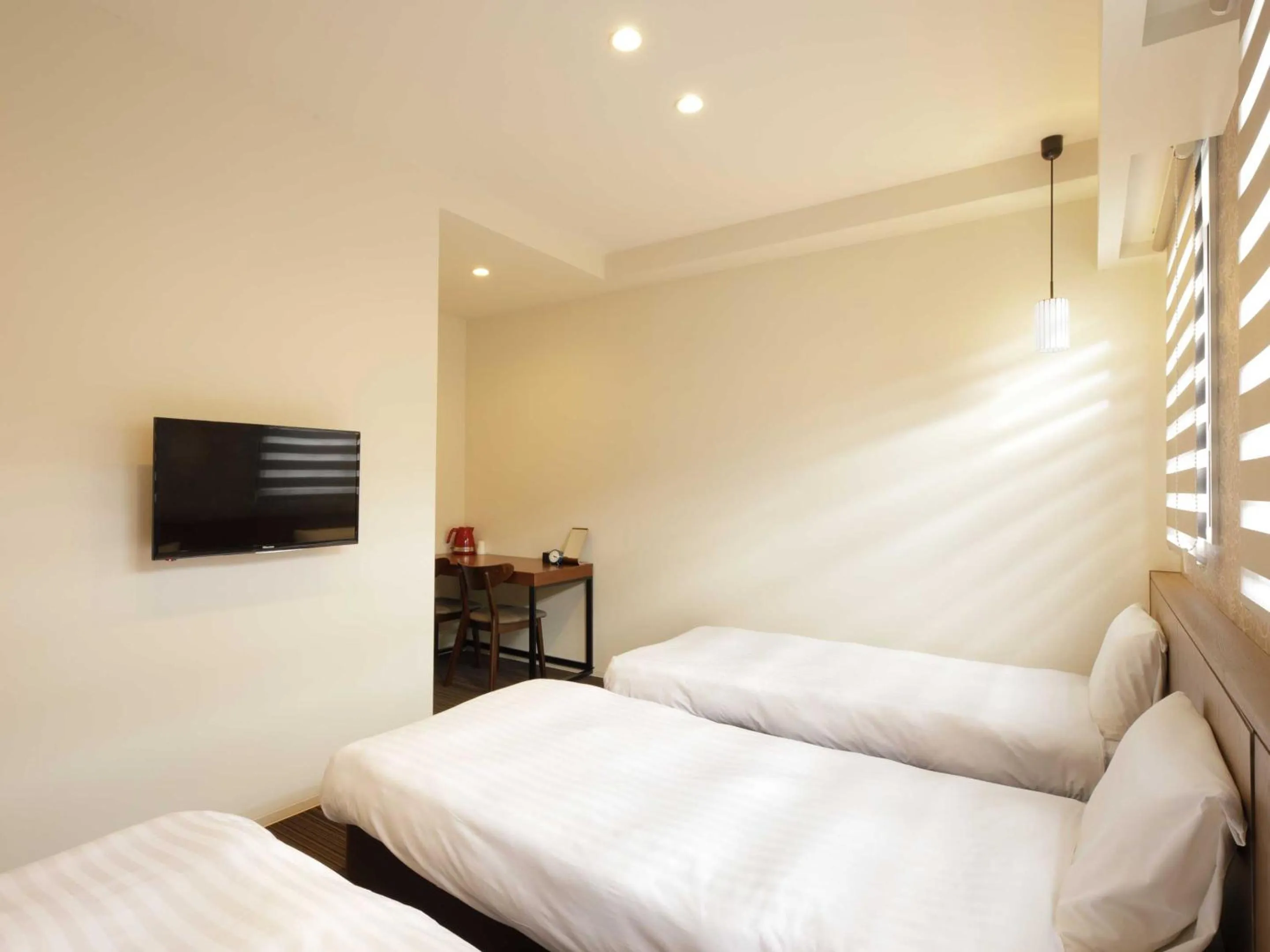 Photo of the whole room, Bed in Smart Place Inn Kyoto Nijojo-mae Station