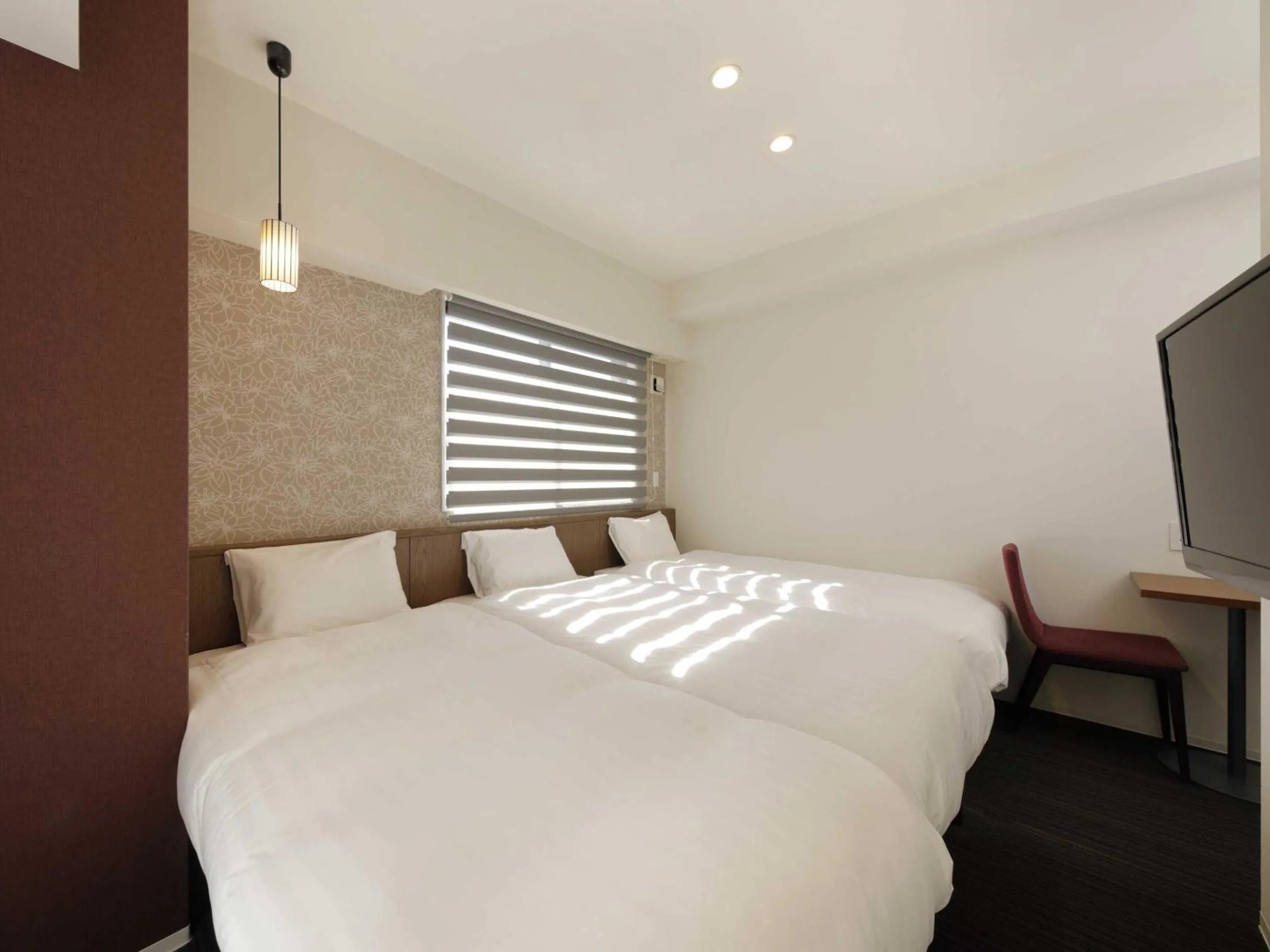 Photo of the whole room, Bed in Smart Place Inn Kyoto Nijojo-mae Station