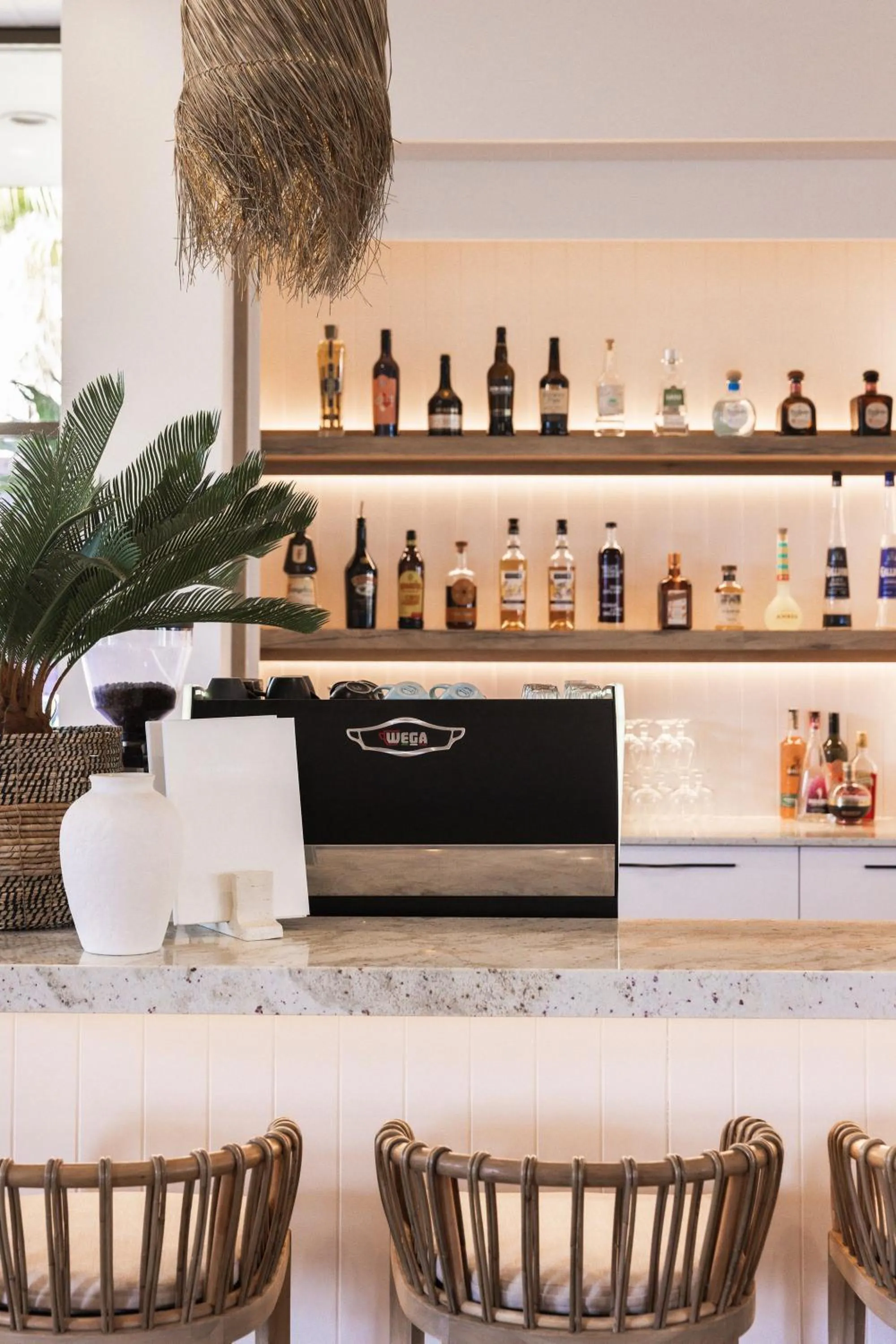 Restaurant/places to eat in Contour Hotel Katherine