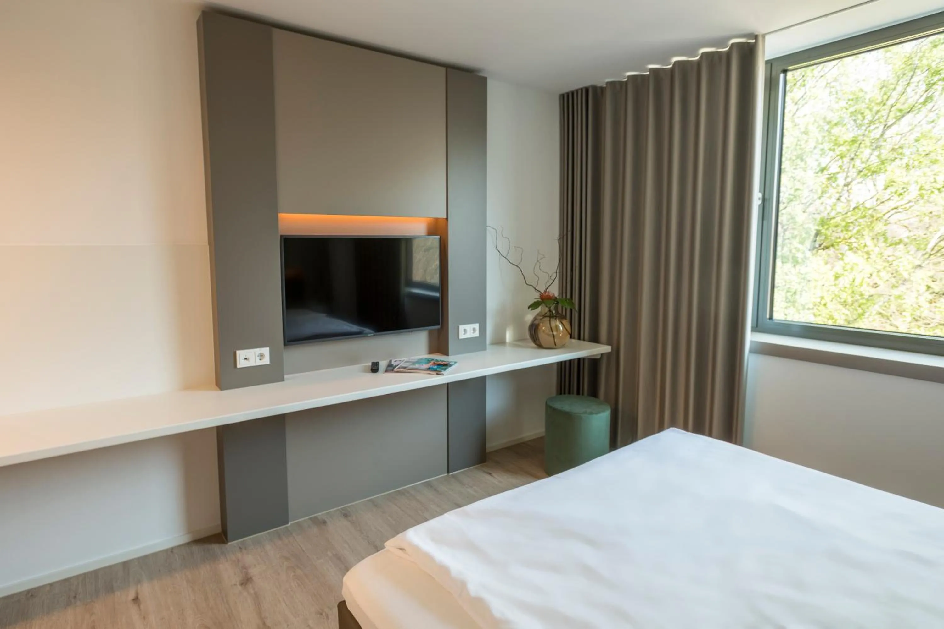 TV and multimedia, Bed in Motel B