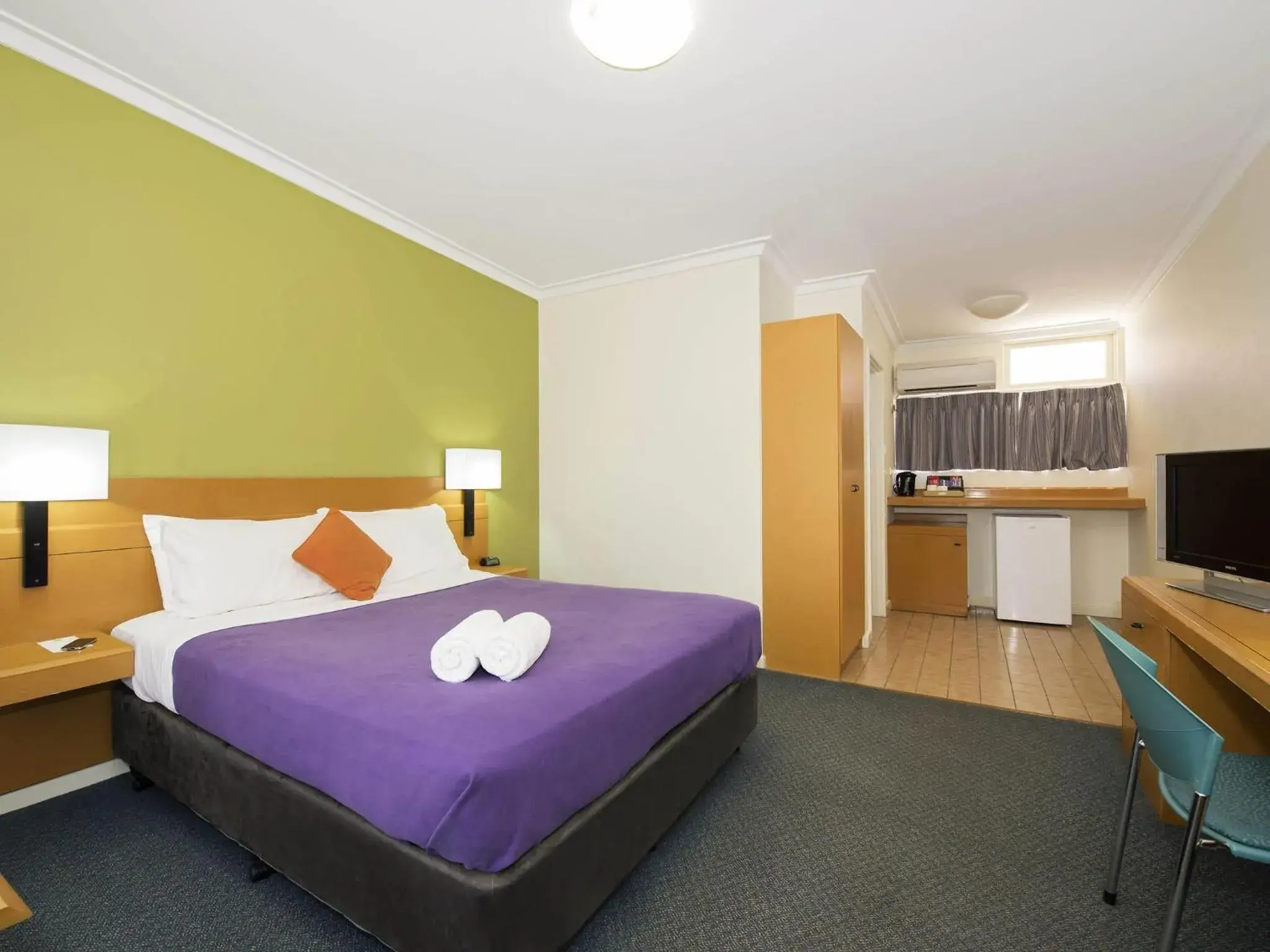 Standard Queen Room in ibis Styles Geraldton Standard Queen Room in ibis Styles Geraldton