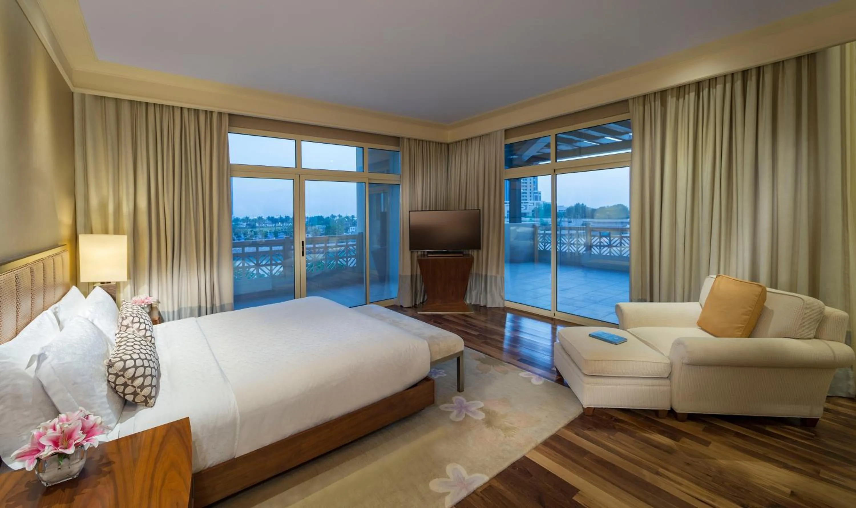 Bedroom, Bed in Grand Hyatt Doha Hotel & Villas