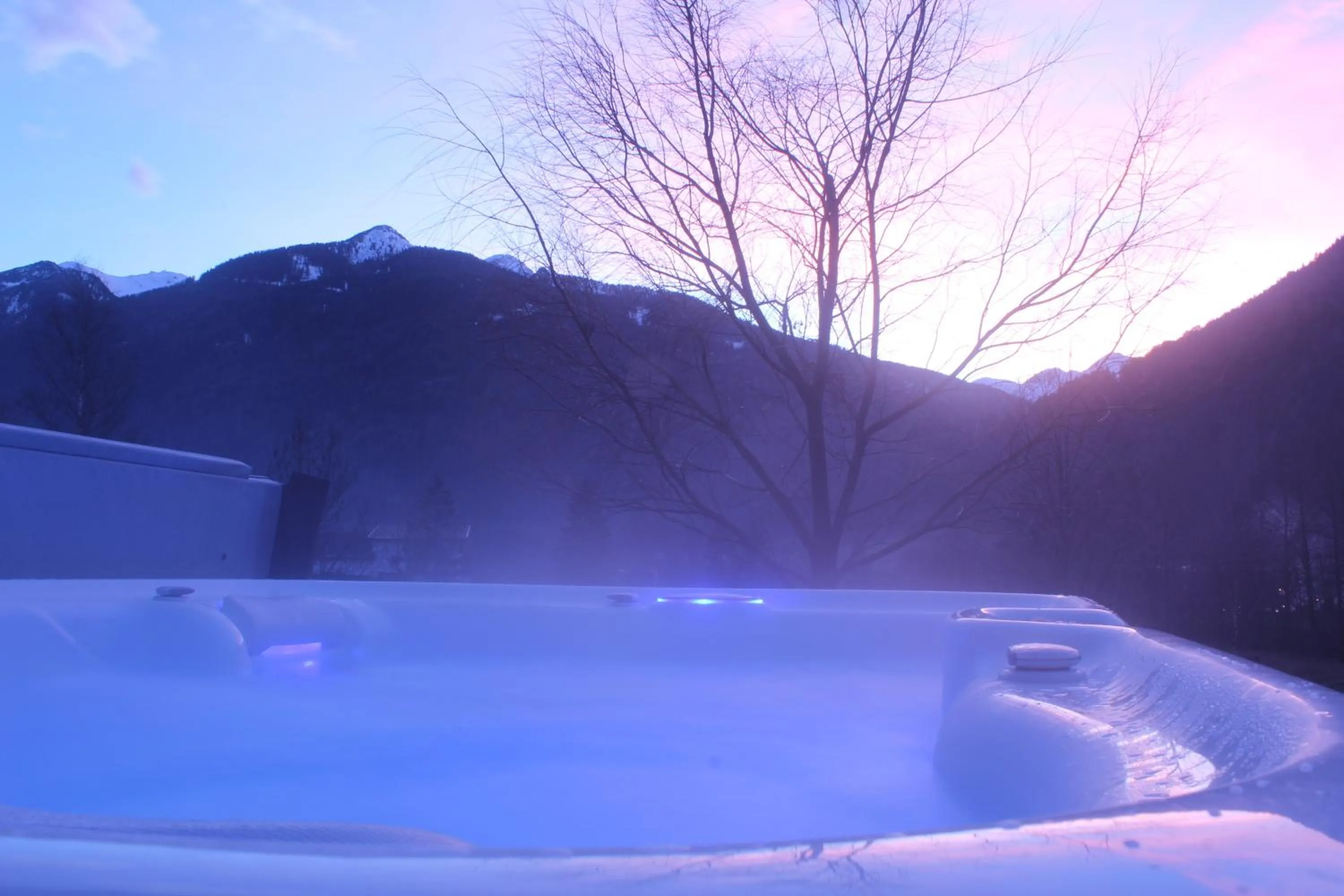 Hot Tub in Appartement Hotel Erlhof Deluxe