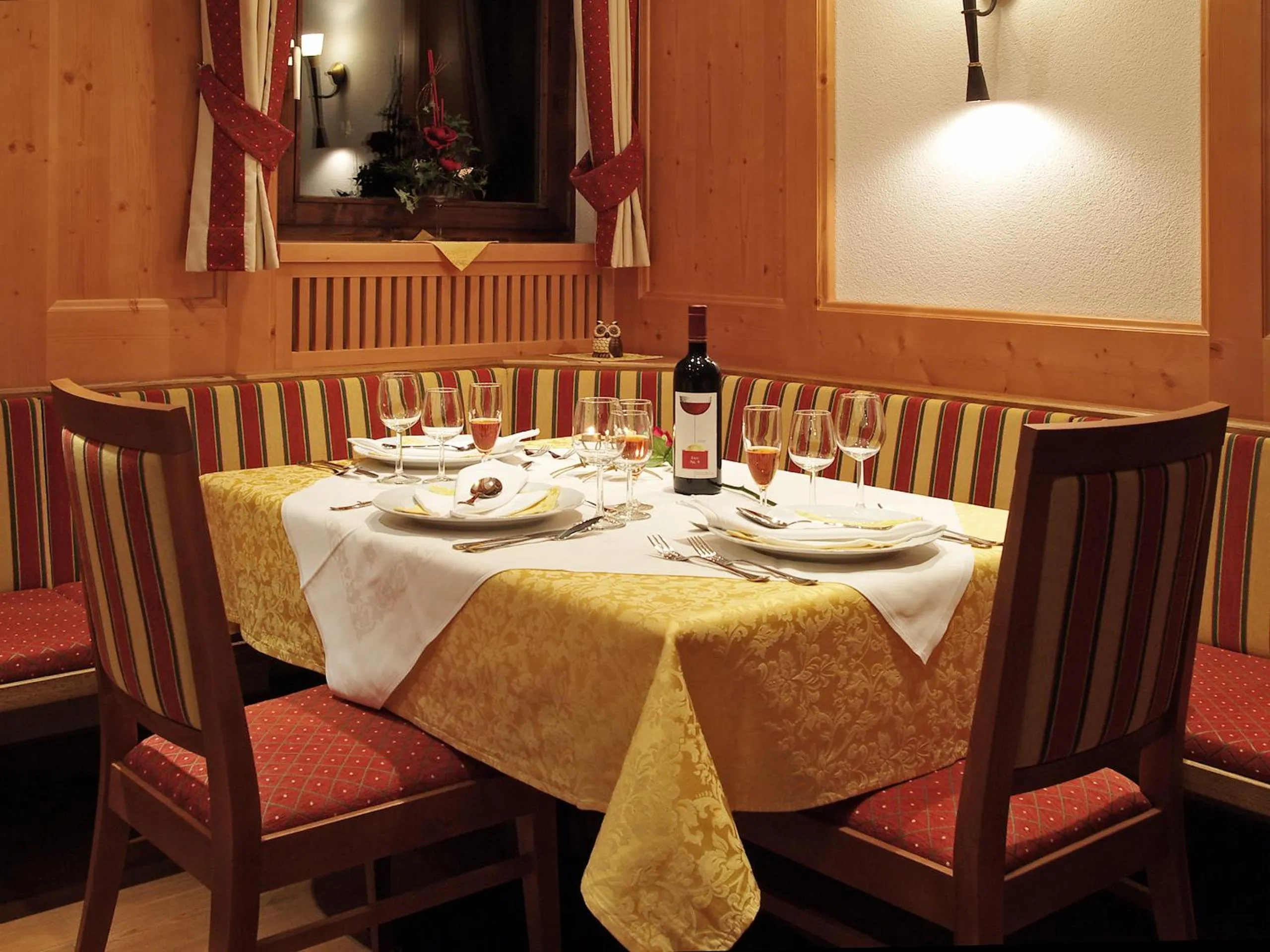 Restaurant/places to eat in Appartement Hotel Erlhof Deluxe