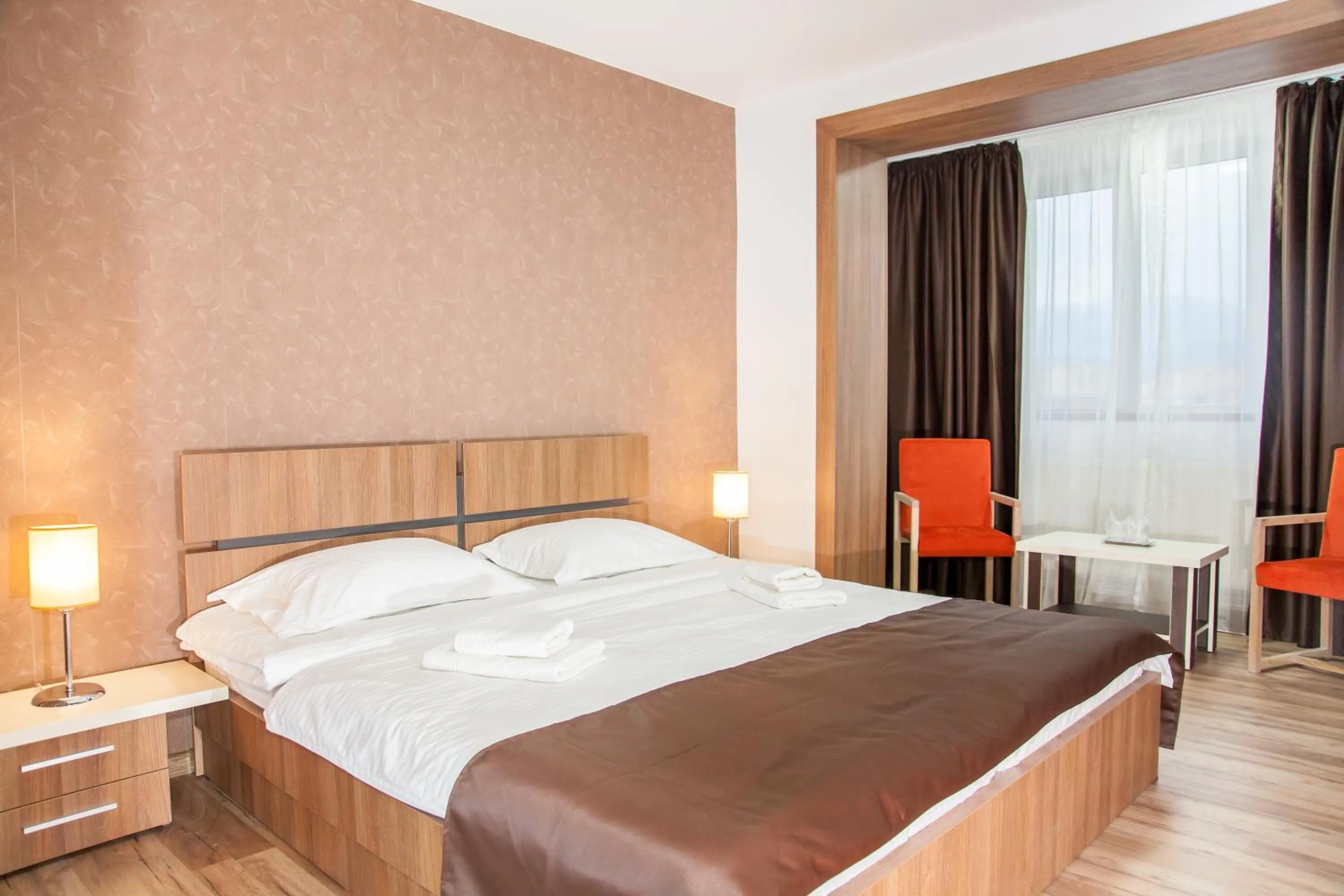 Photo of the whole room, Bed in HB Brilliant