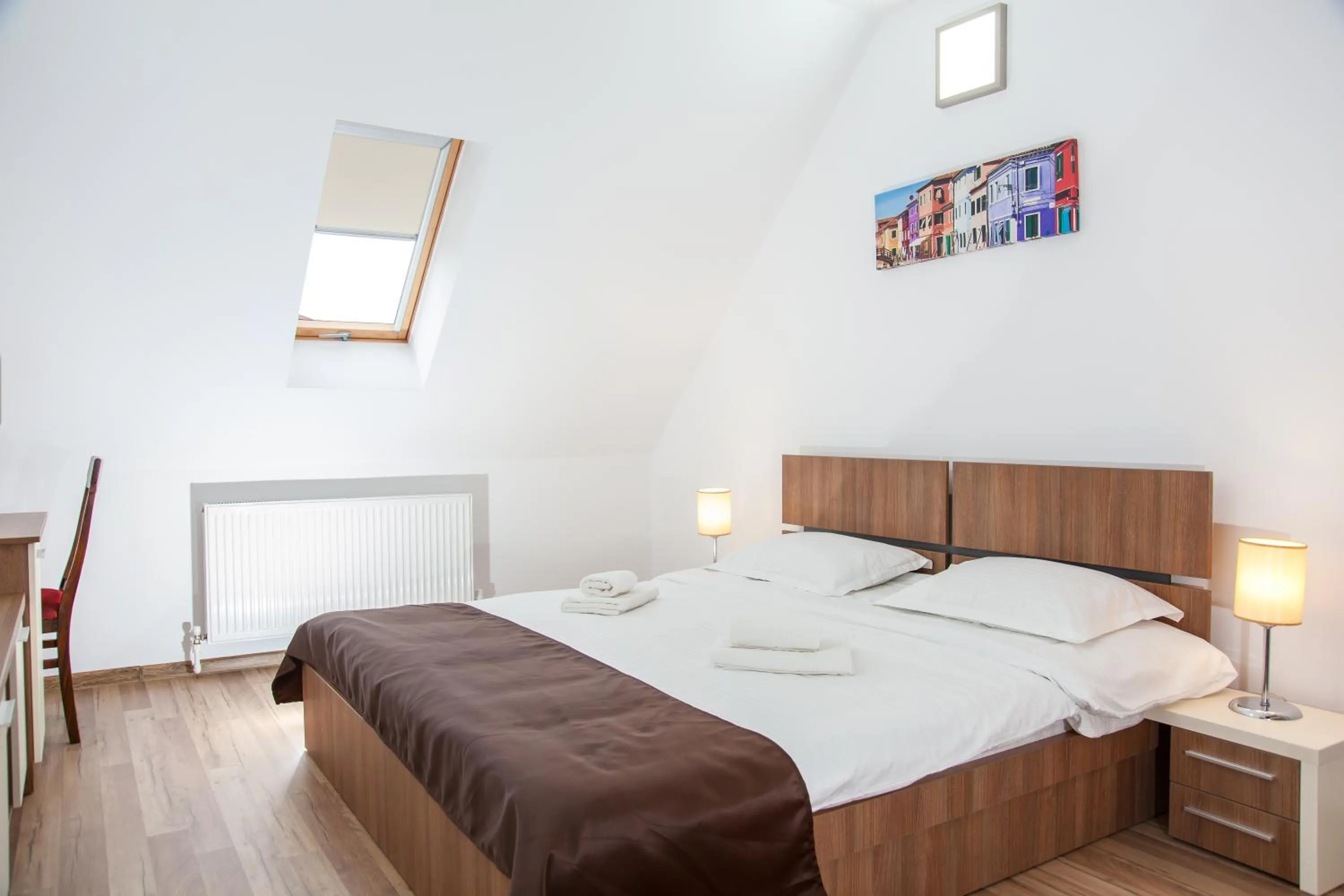 Photo of the whole room, Bed in HB Brilliant