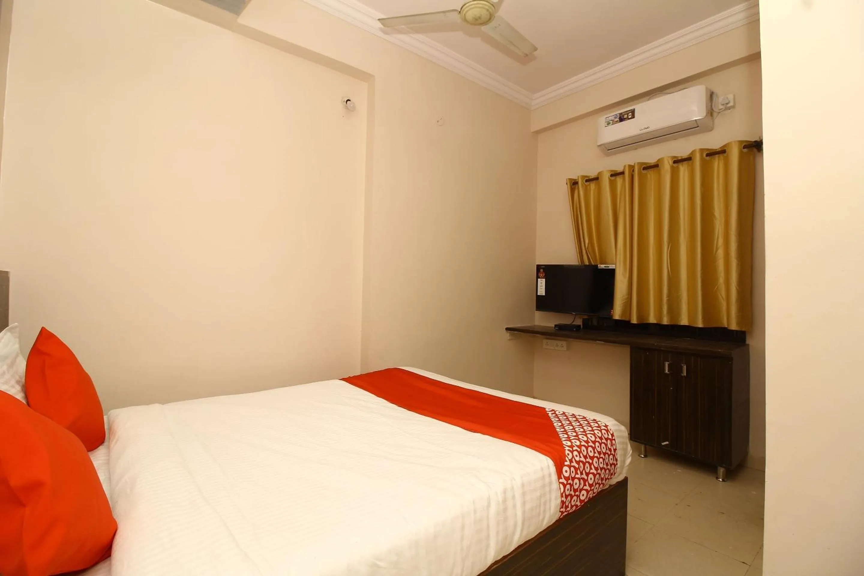 Bedroom, Bed in Hotel O Nav Bharath Residency