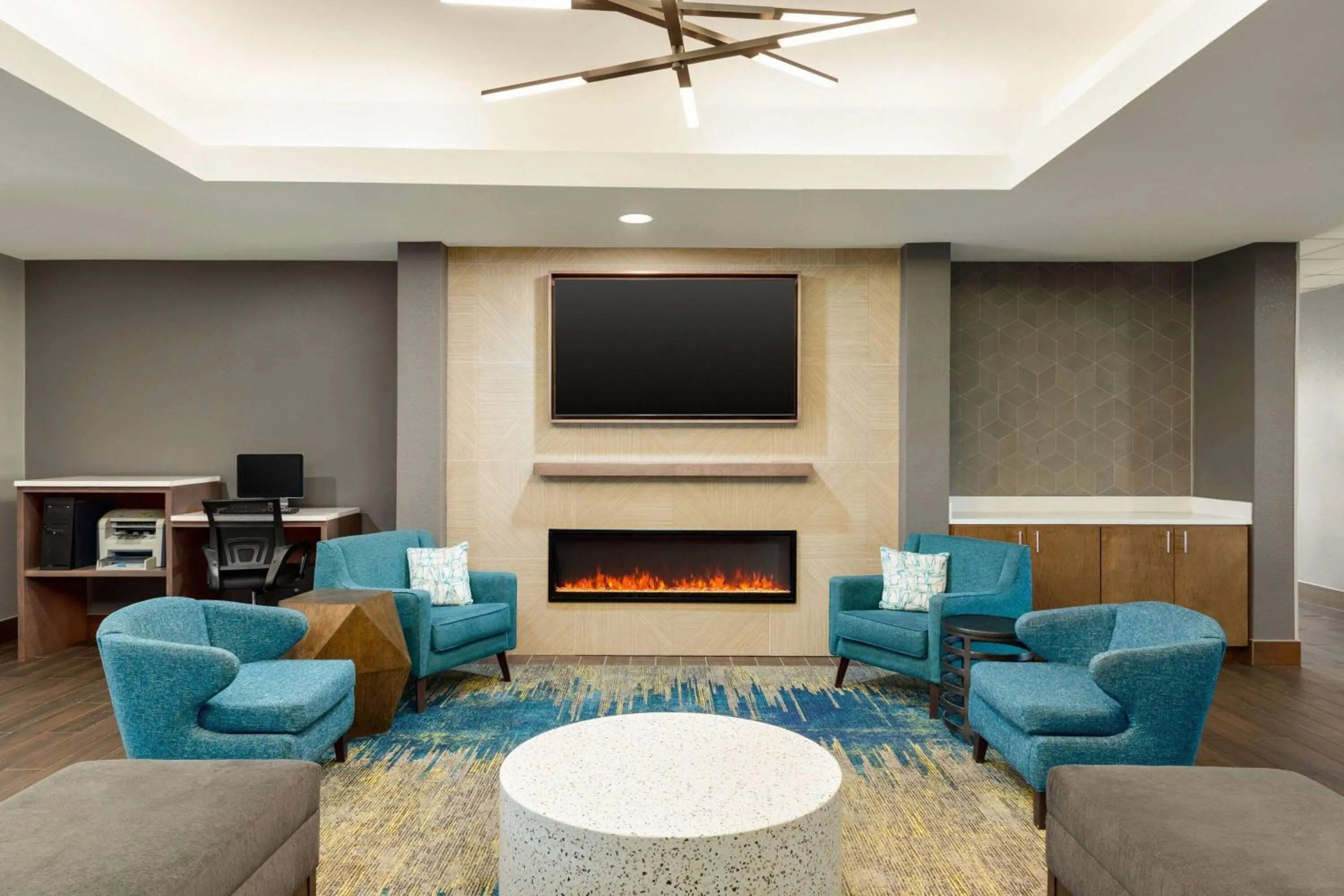Lobby or reception in La Quinta by Wyndham Shawnee