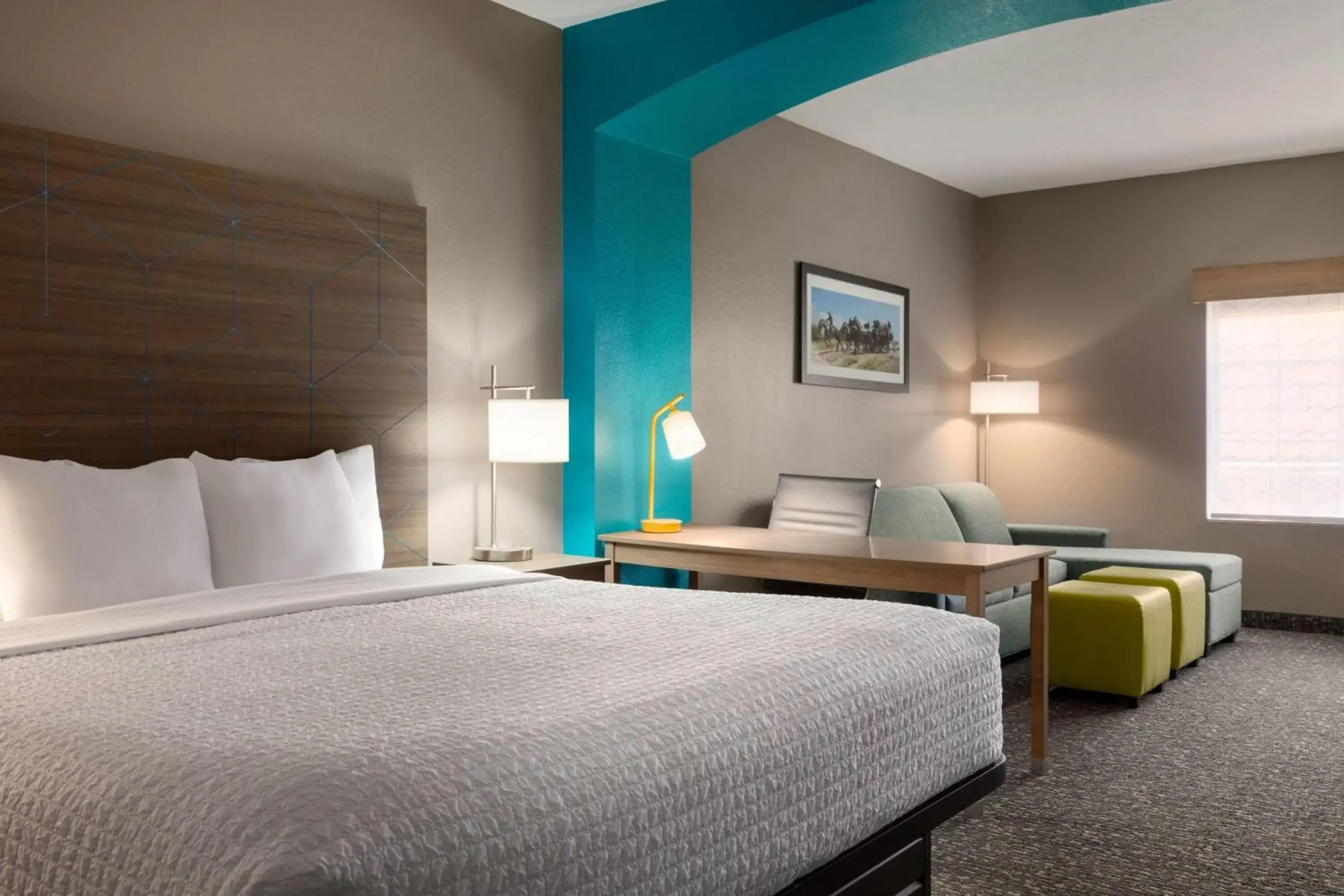 Deluxe King Suite with Mobility/Hearing Impaired Access - Non-Smoking in La Quinta by Wyndham Shawnee Deluxe King Suite with Mobility/Hearing Impaired Access - Non-Smoking in La Quinta by Wyndham Shawnee