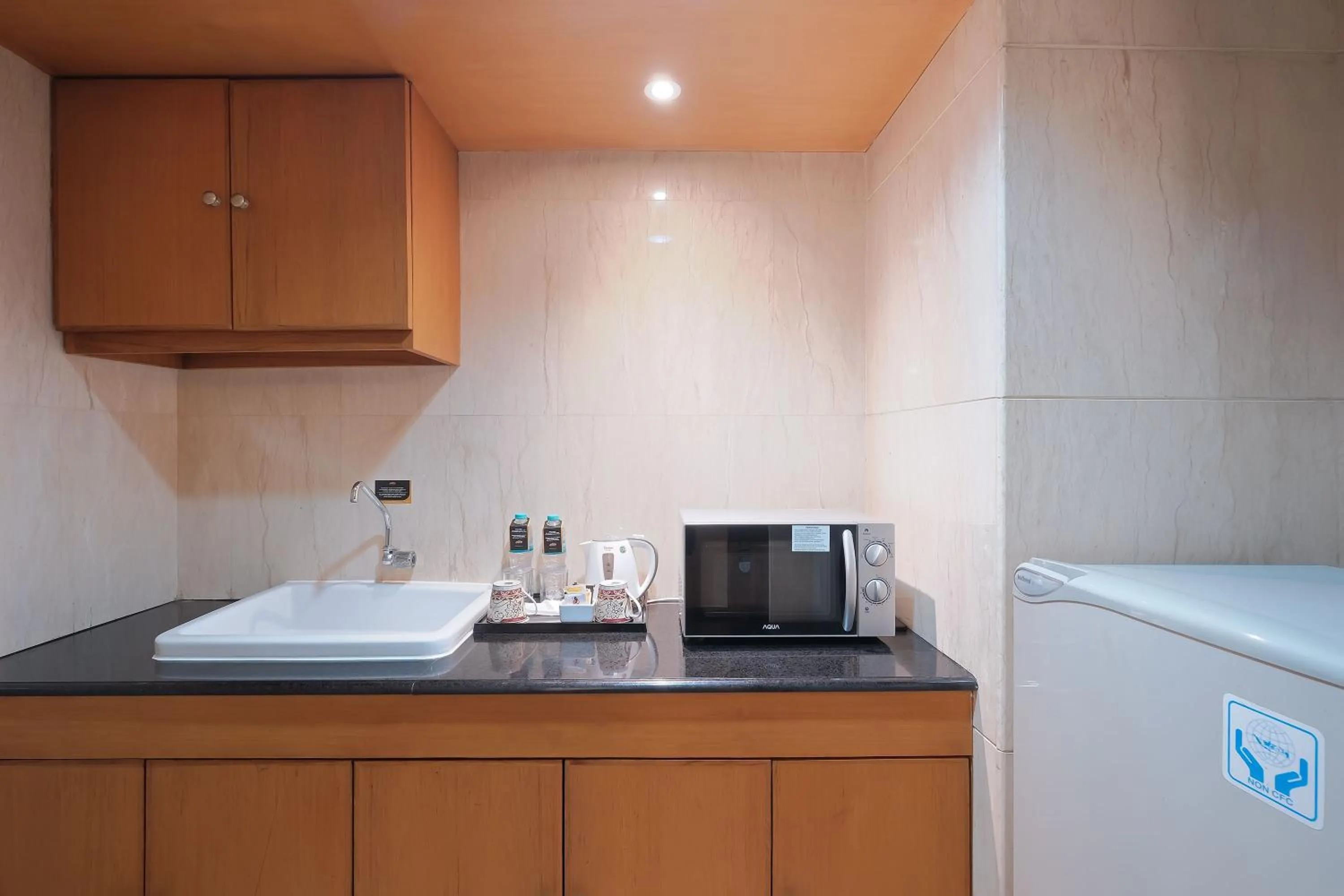 Kitchen or kitchenette in Sunlake Waterfront Resort & Convention