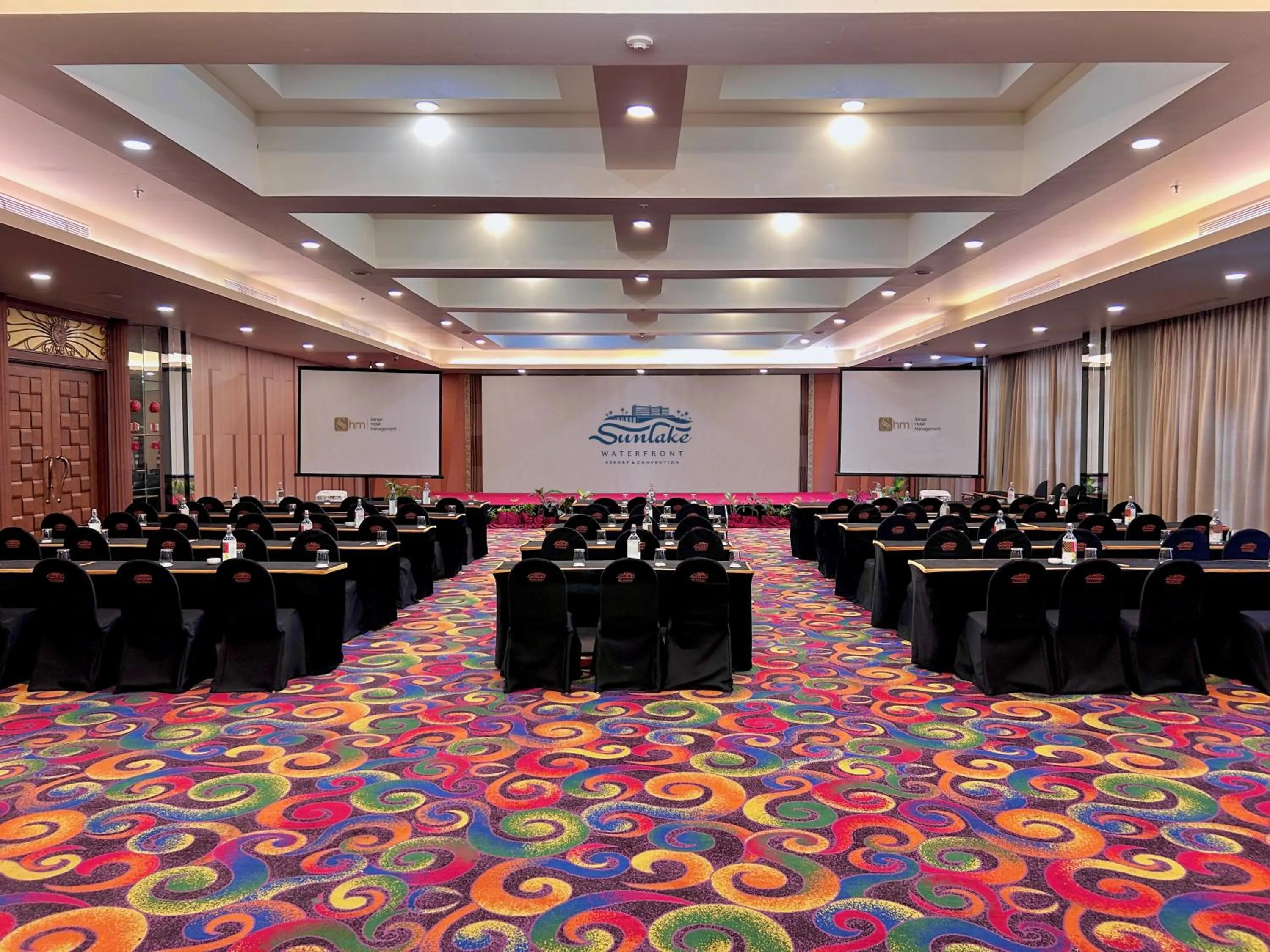 Meeting/conference room in Sunlake Waterfront Resort & Convention