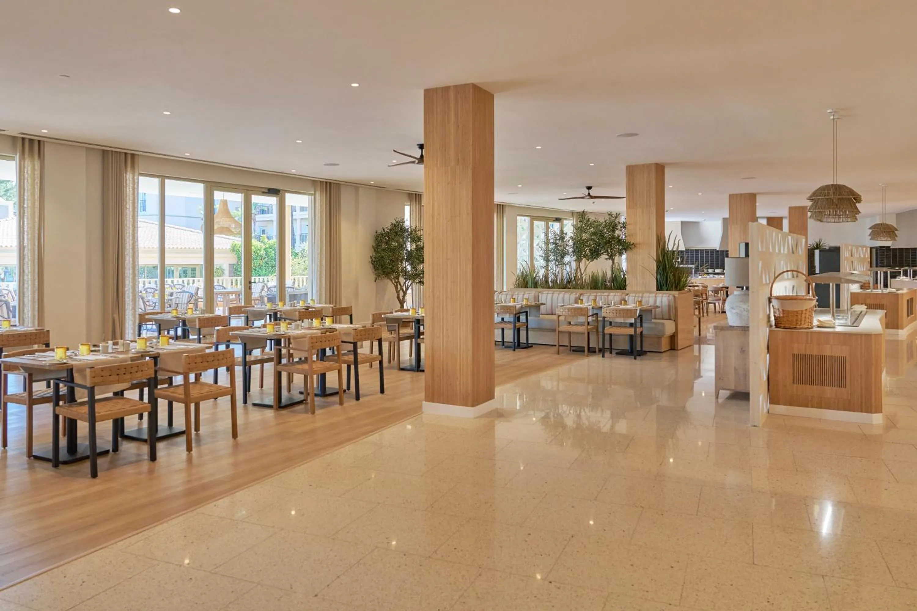 Restaurant/places to eat in PortoBay Blue Ocean