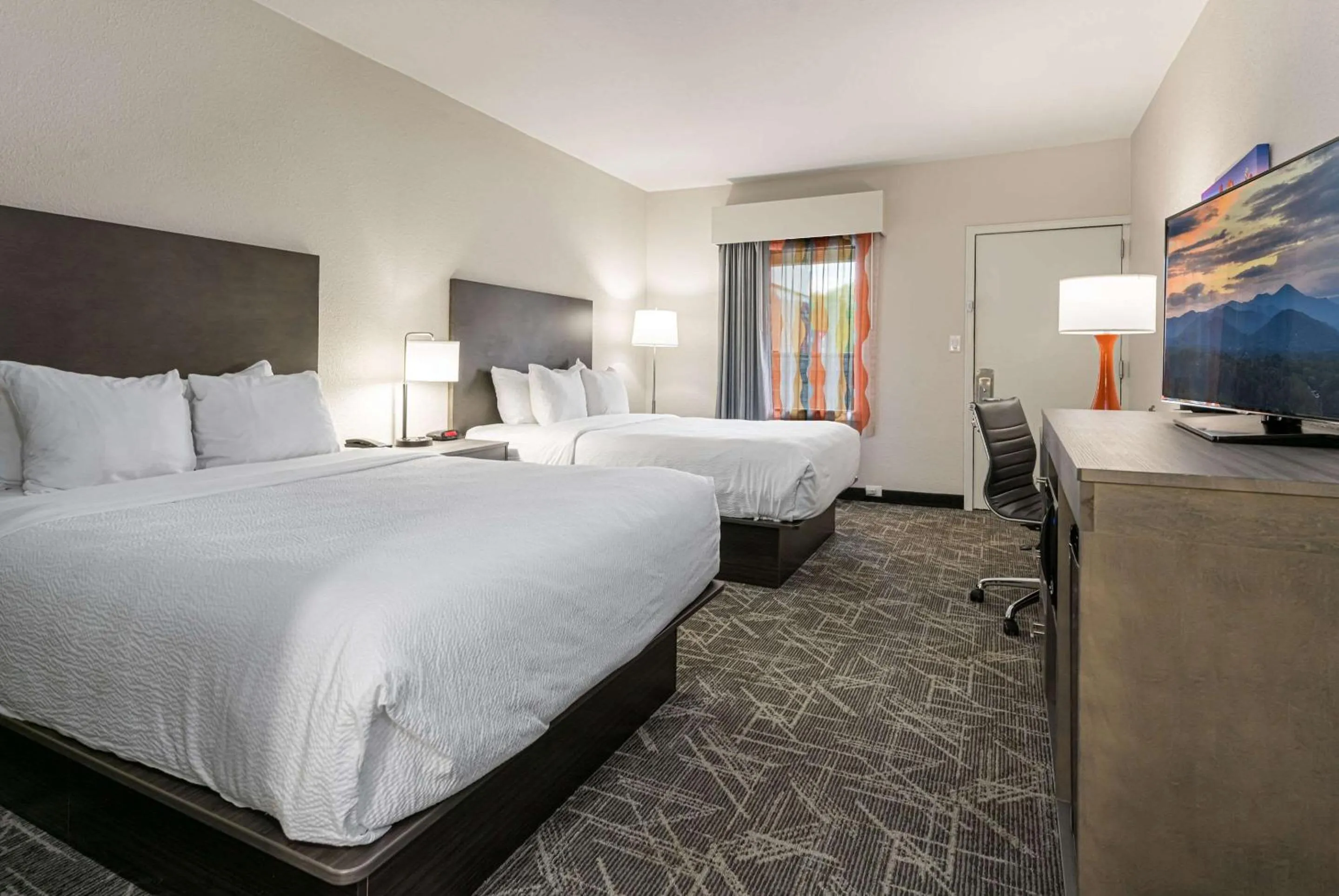 Bedroom, Bed in Quality Inn Asheville Downtown Tunnel Rd