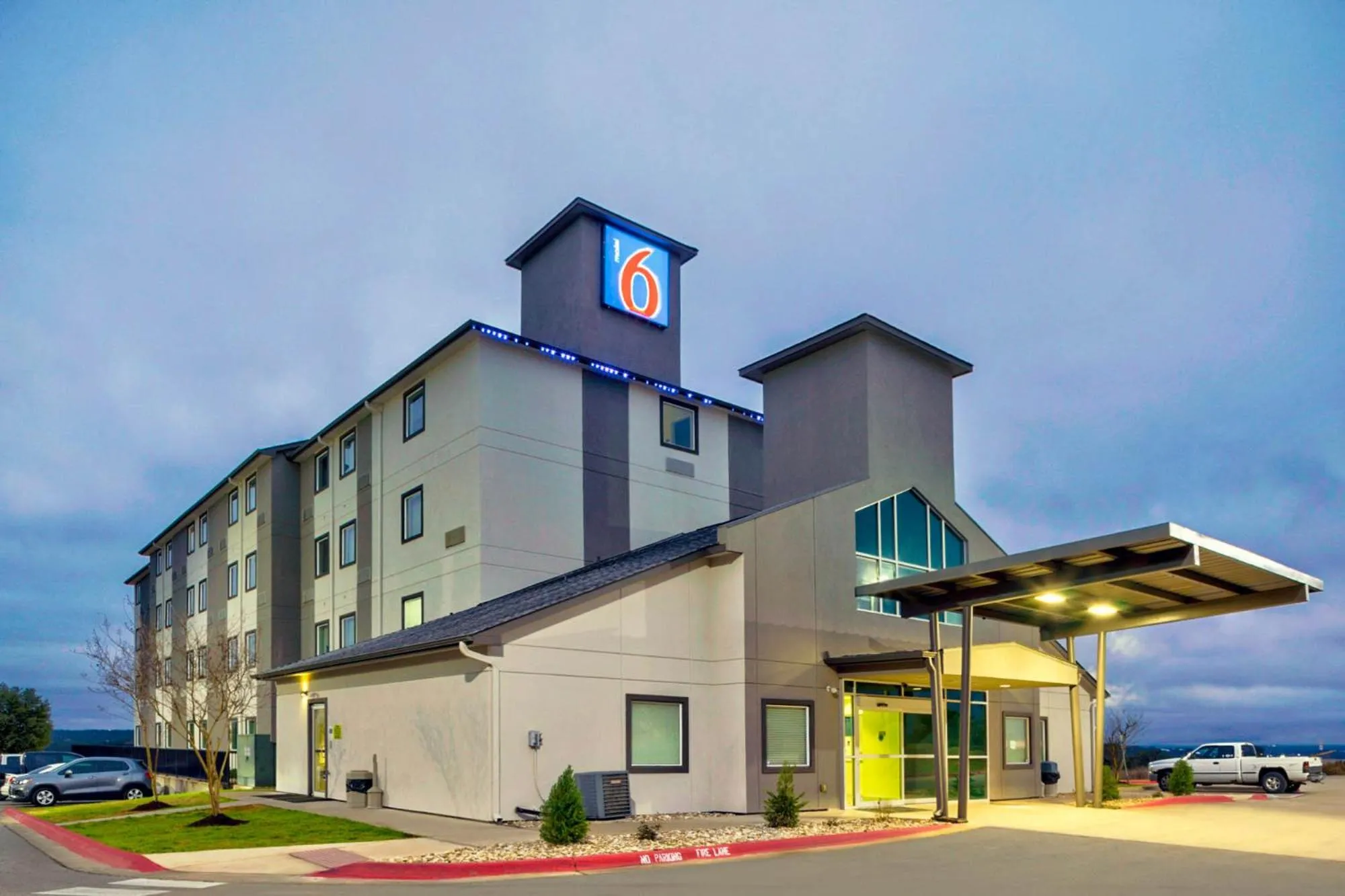 Facade/entrance in Motel 6-Marble Falls, TX