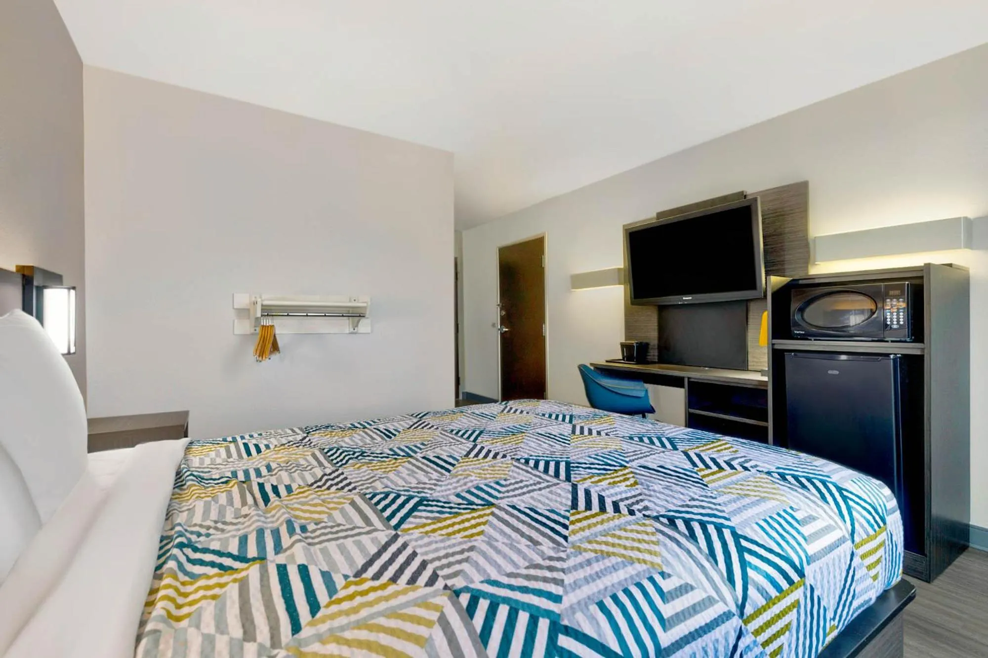 Bed in Motel 6-Marble Falls, TX