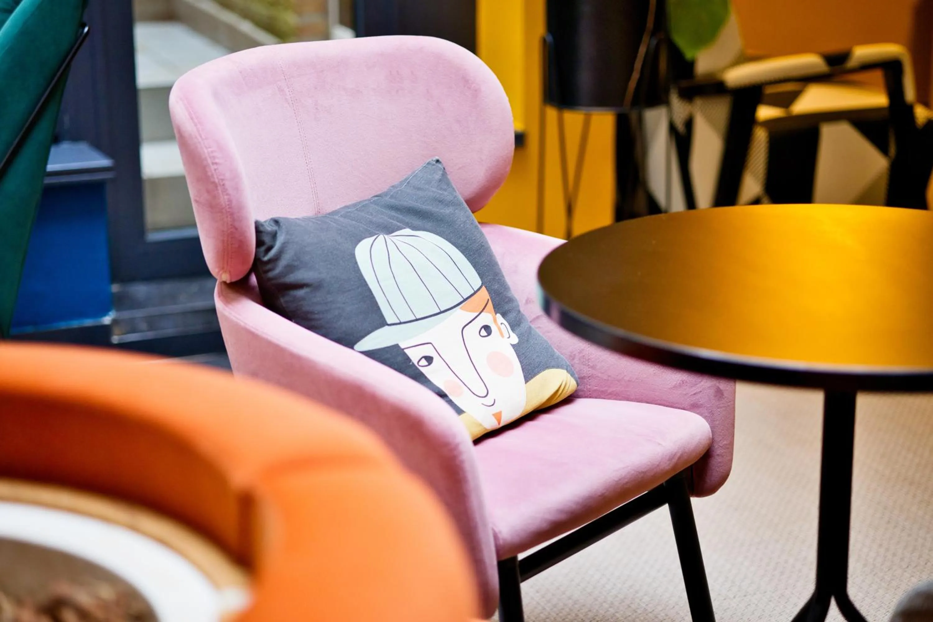 Seating area in B&B HOTEL Brussels Centre Louise