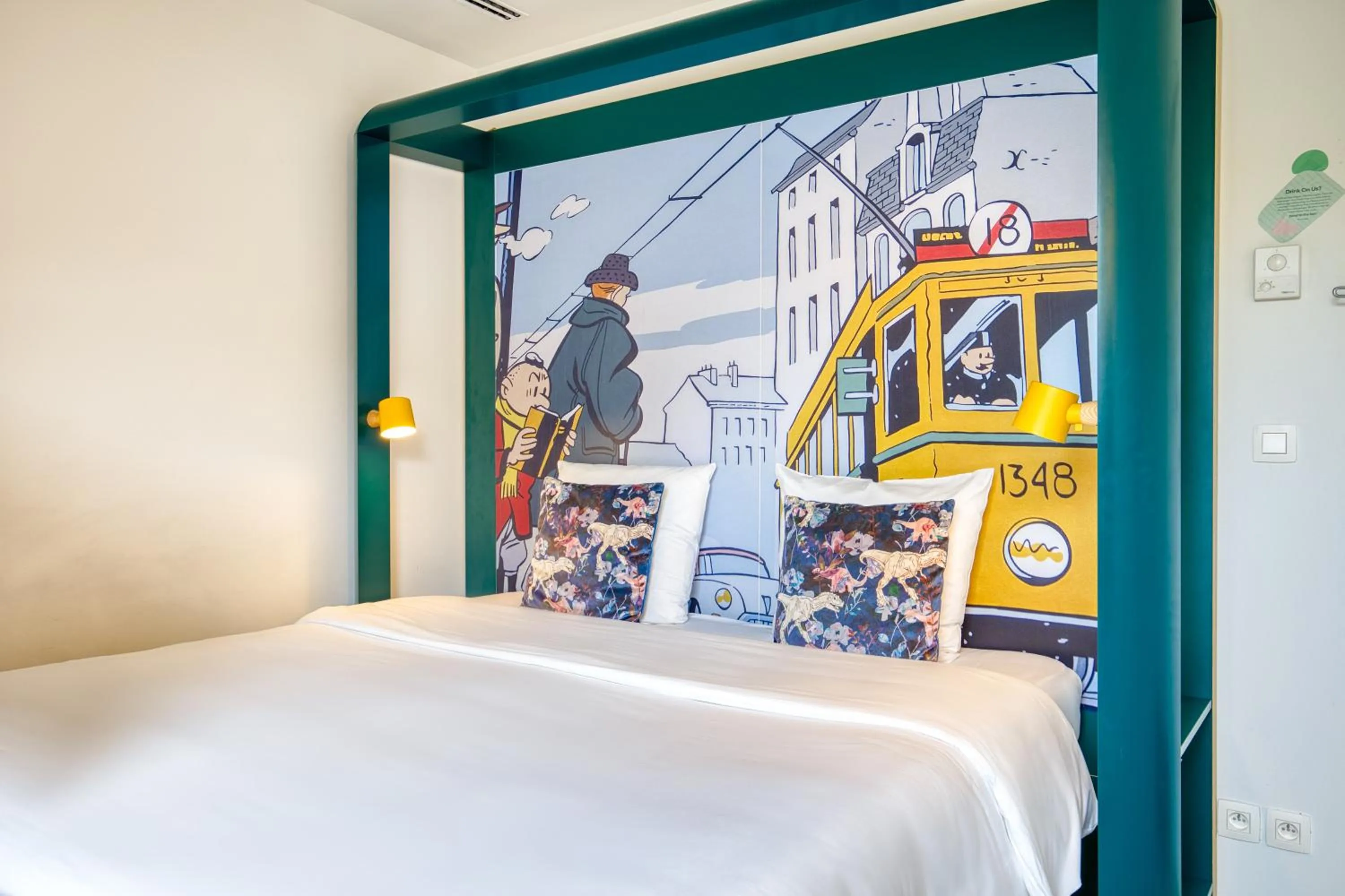 Bed in B&B HOTEL Brussels Centre Louise