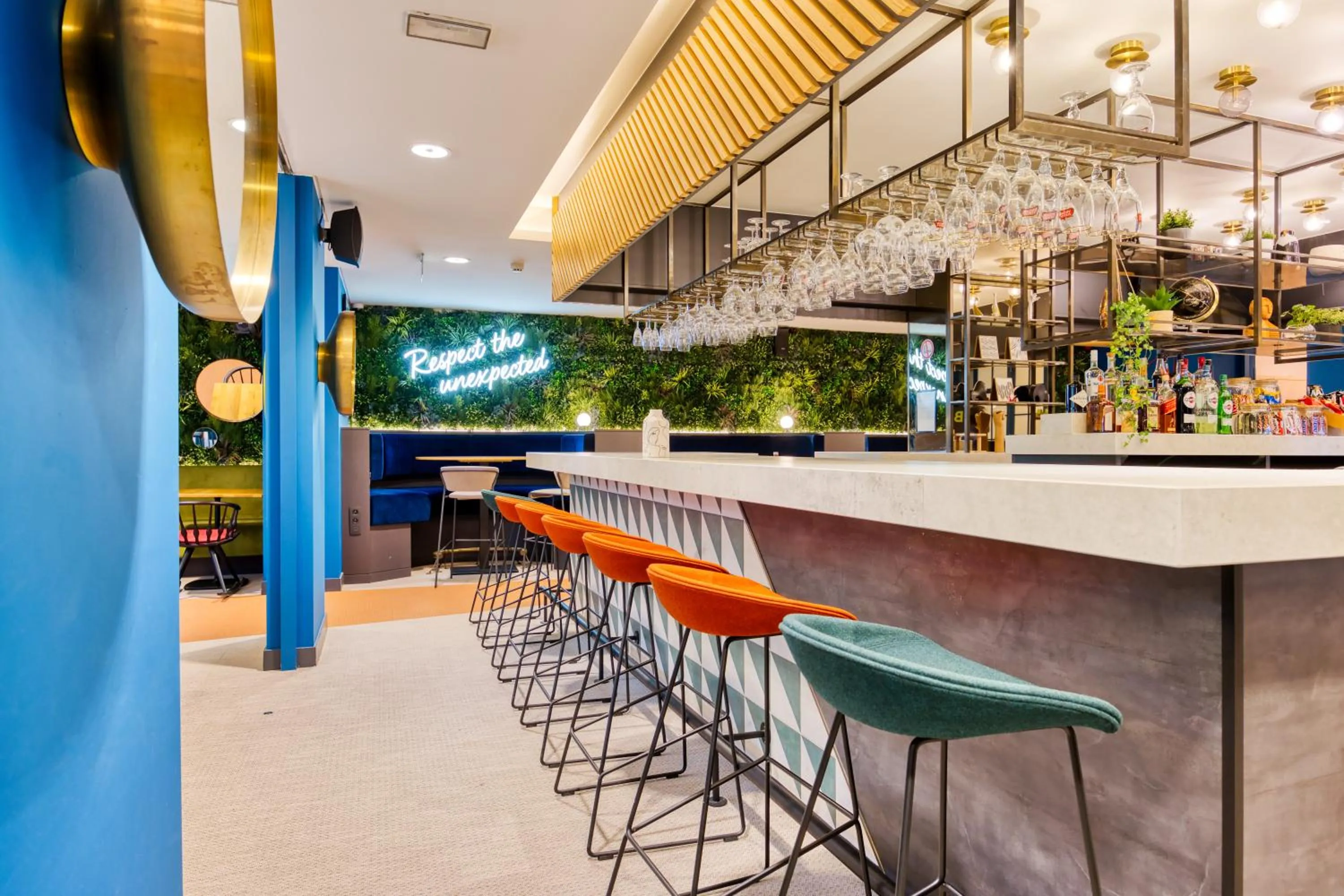 Lounge or bar in B&B HOTEL Brussels Centre Louise