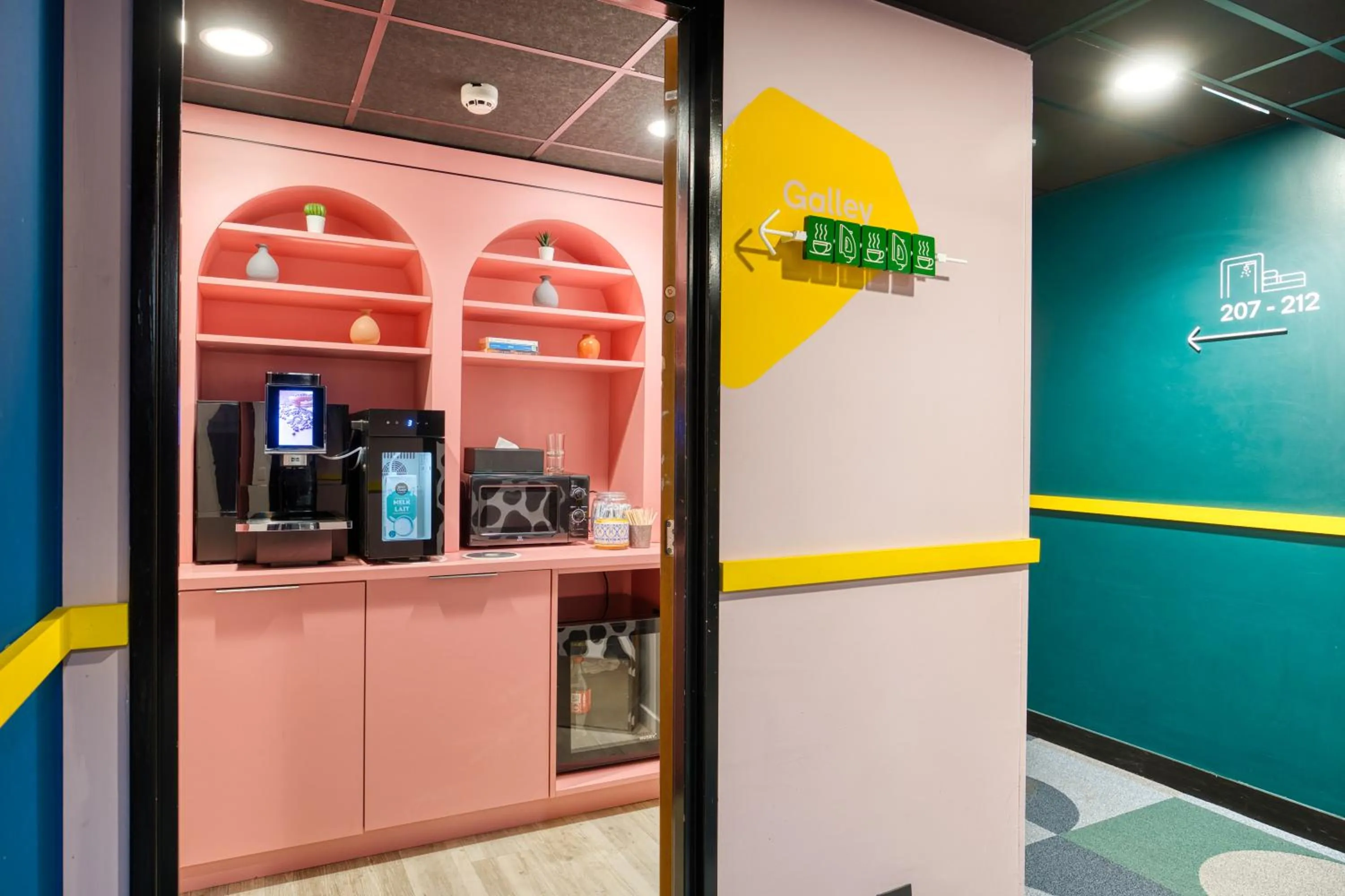 Coffee/tea facilities in B&B HOTEL Brussels Centre Louise