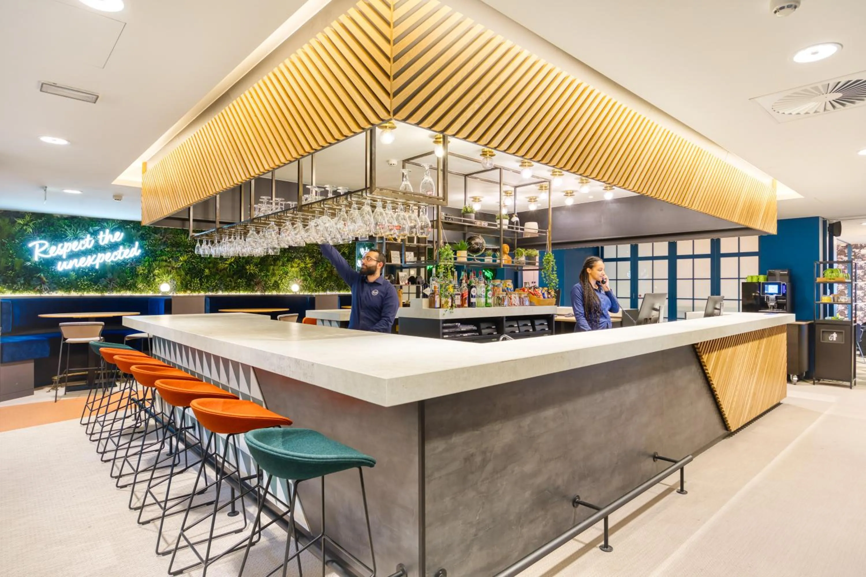 Lounge or bar in B&B HOTEL Brussels Centre Louise