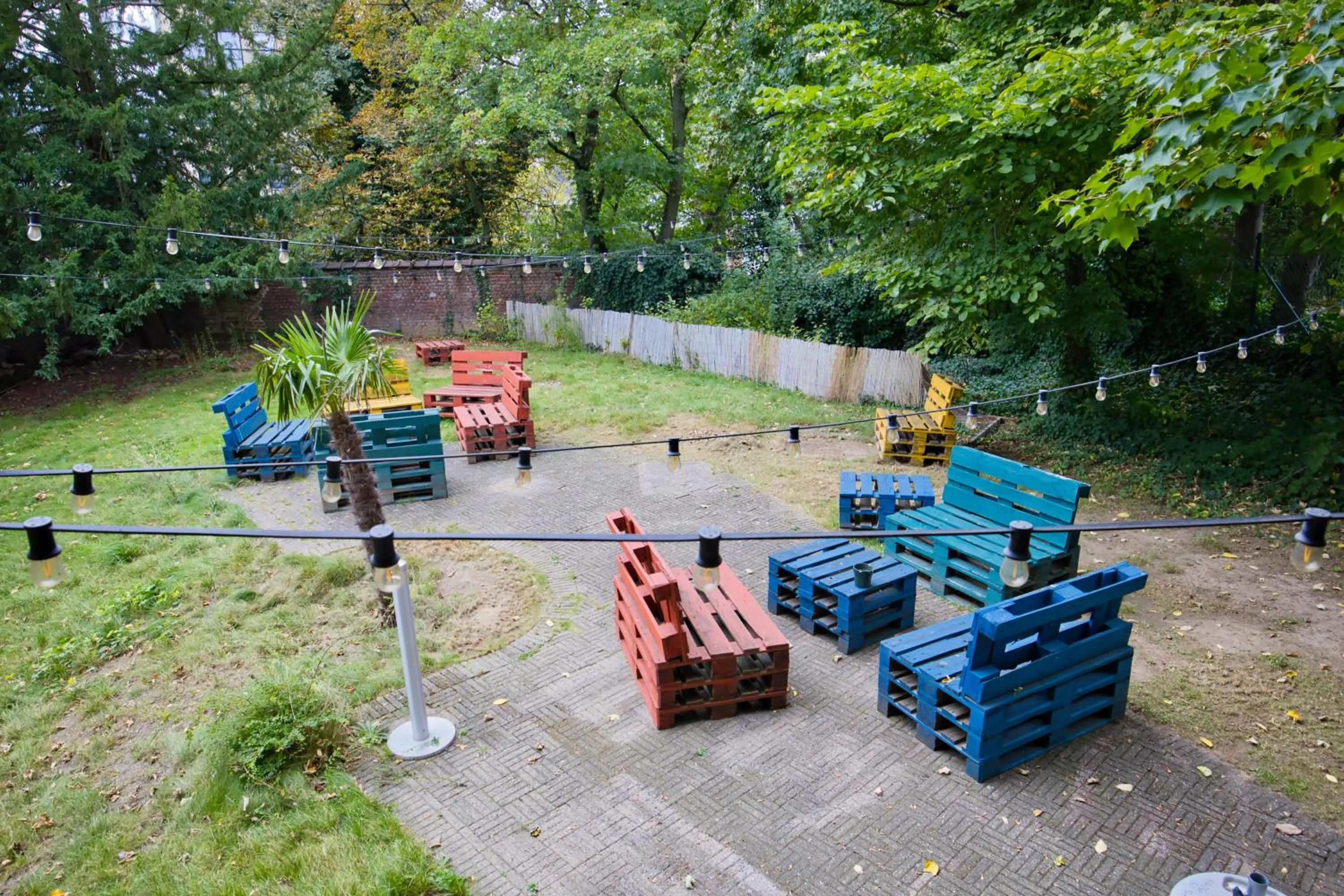 Garden view in B&B HOTEL Brussels Centre Louise