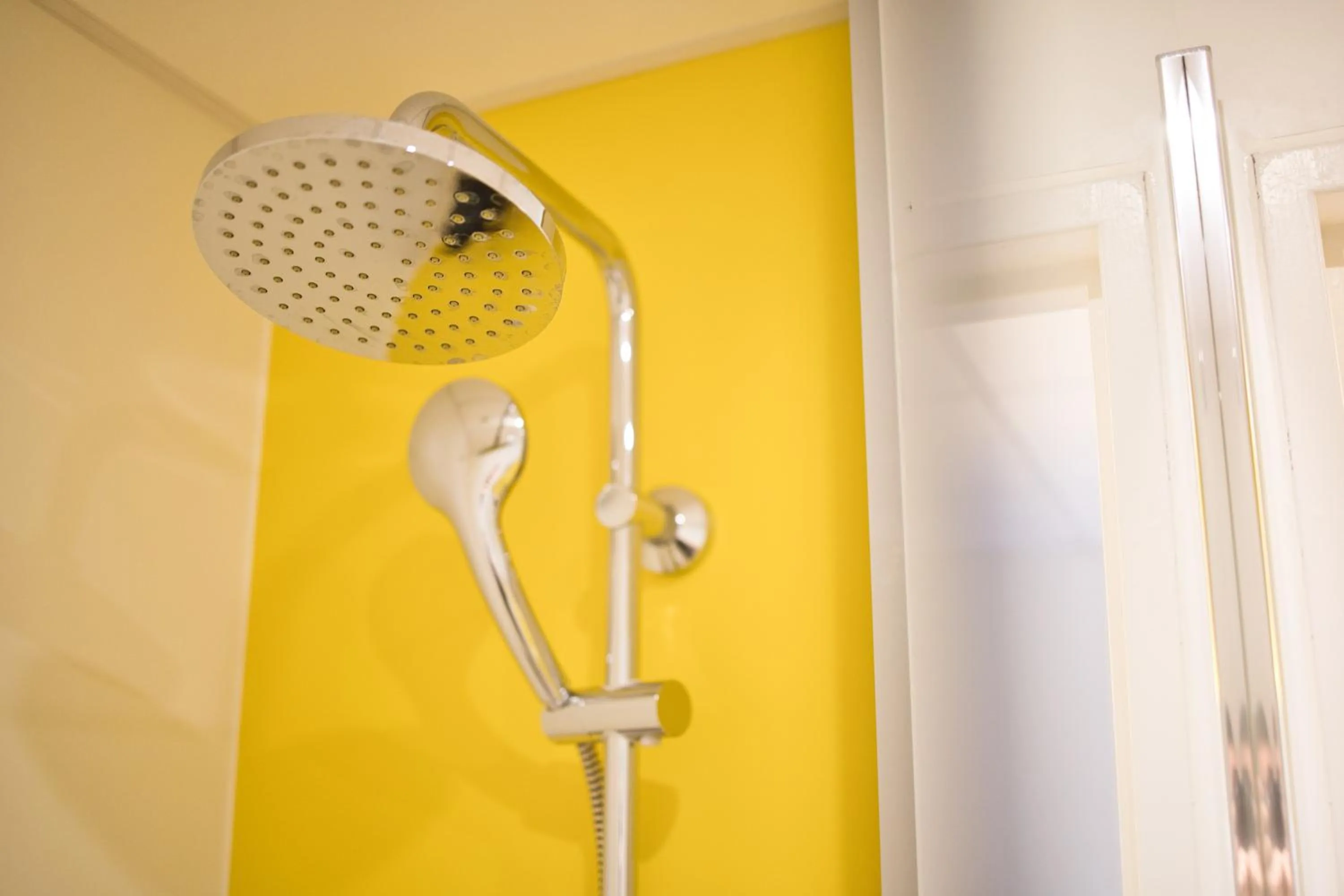 Bathroom in B&B HOTEL Brussels Centre Louise