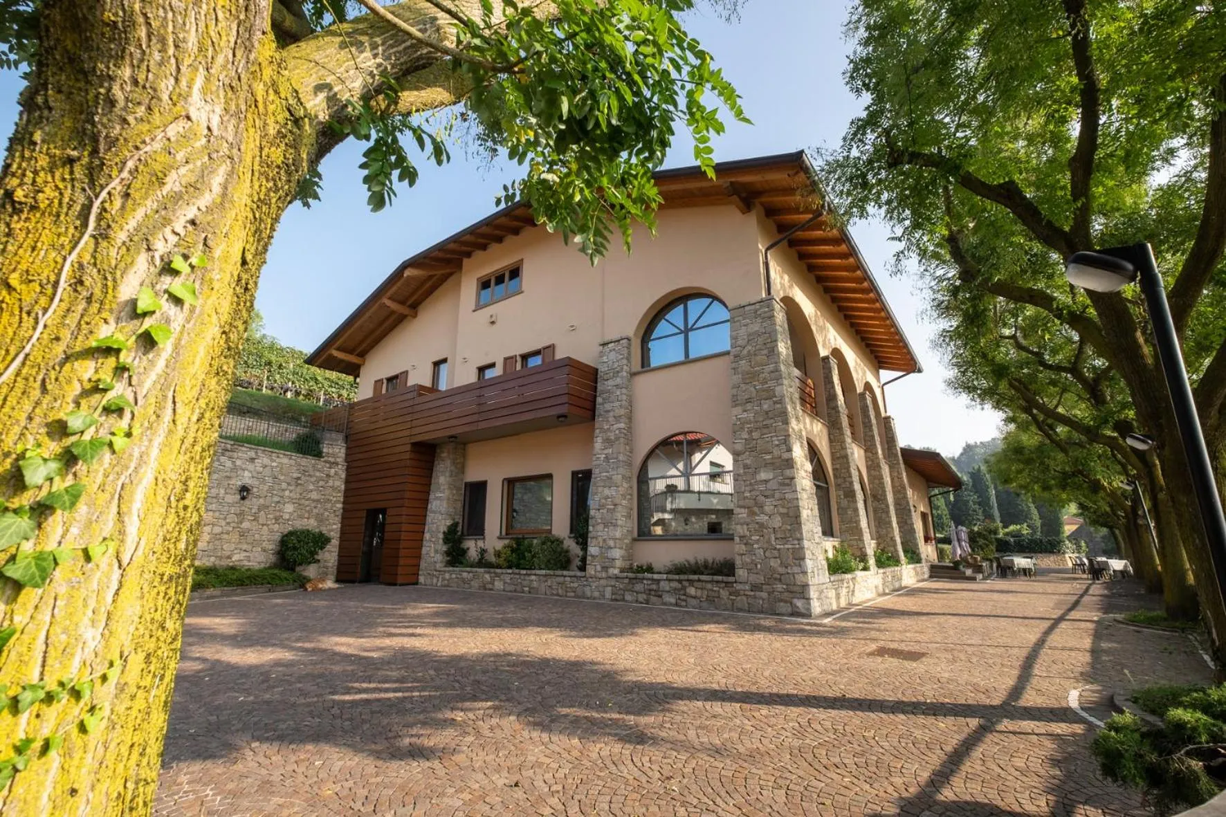 Property building in Al-Colle