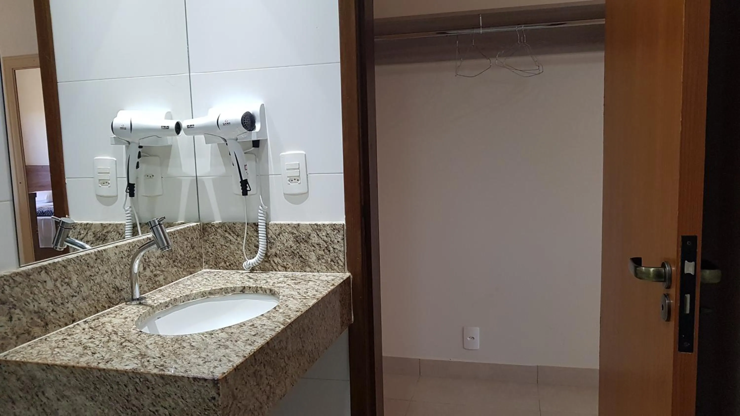 Shower in Pousada dos Guias