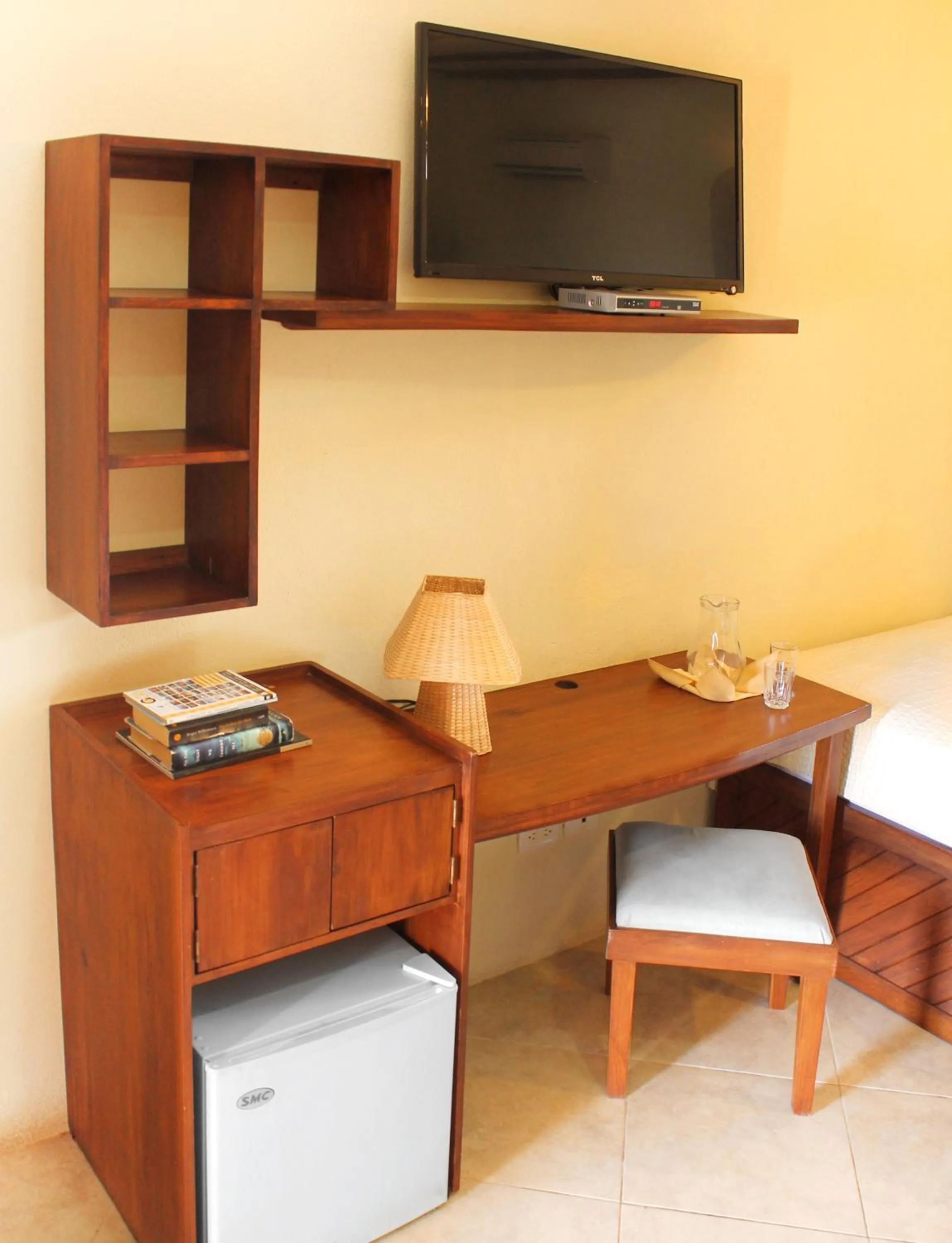 TV and multimedia in Arena Blanca Eco Hotel