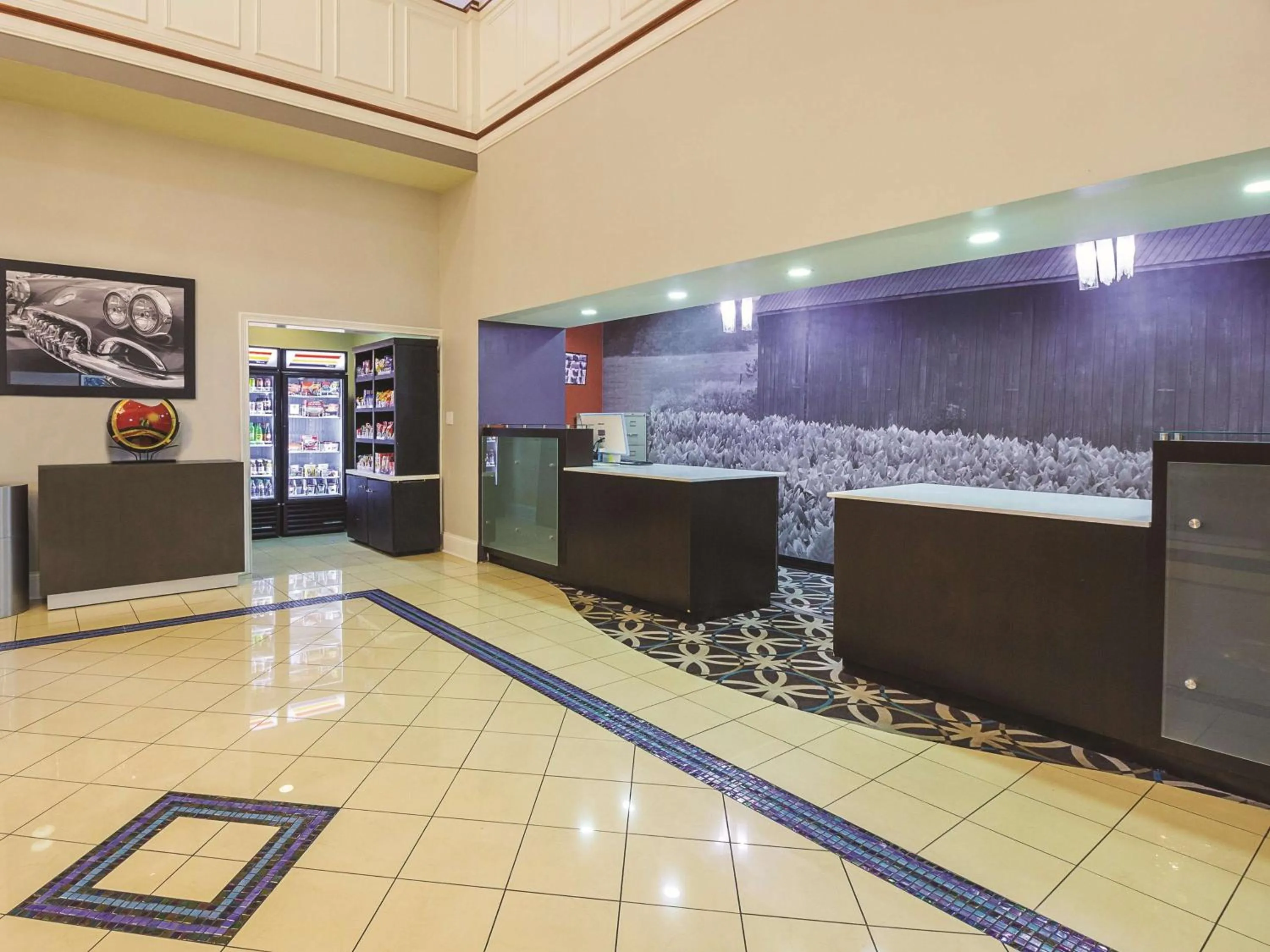 Lobby or reception in La Quinta by Wyndham Bowling Green