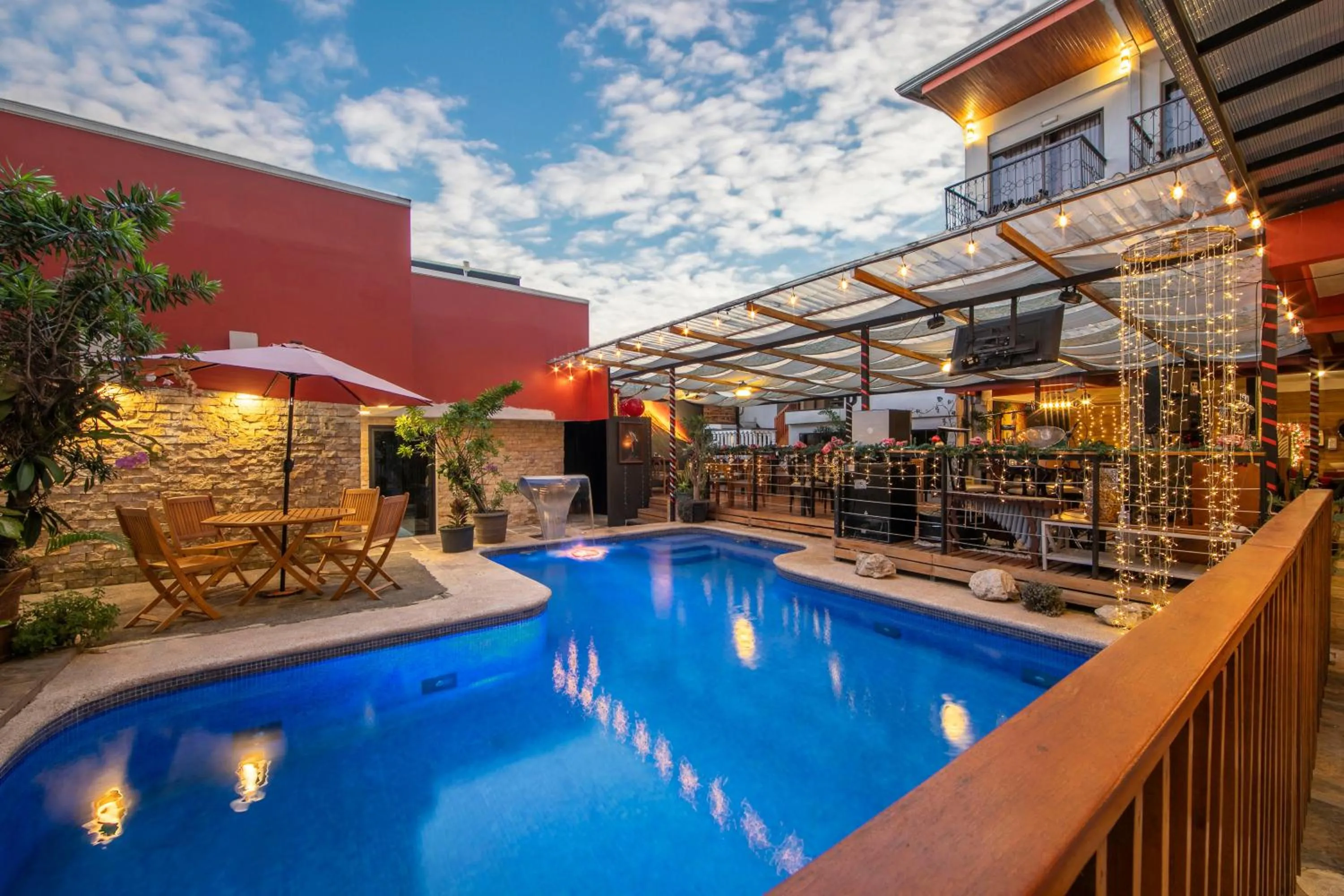 Swimming pool in La Fortuna Downtown Hotel Boutique