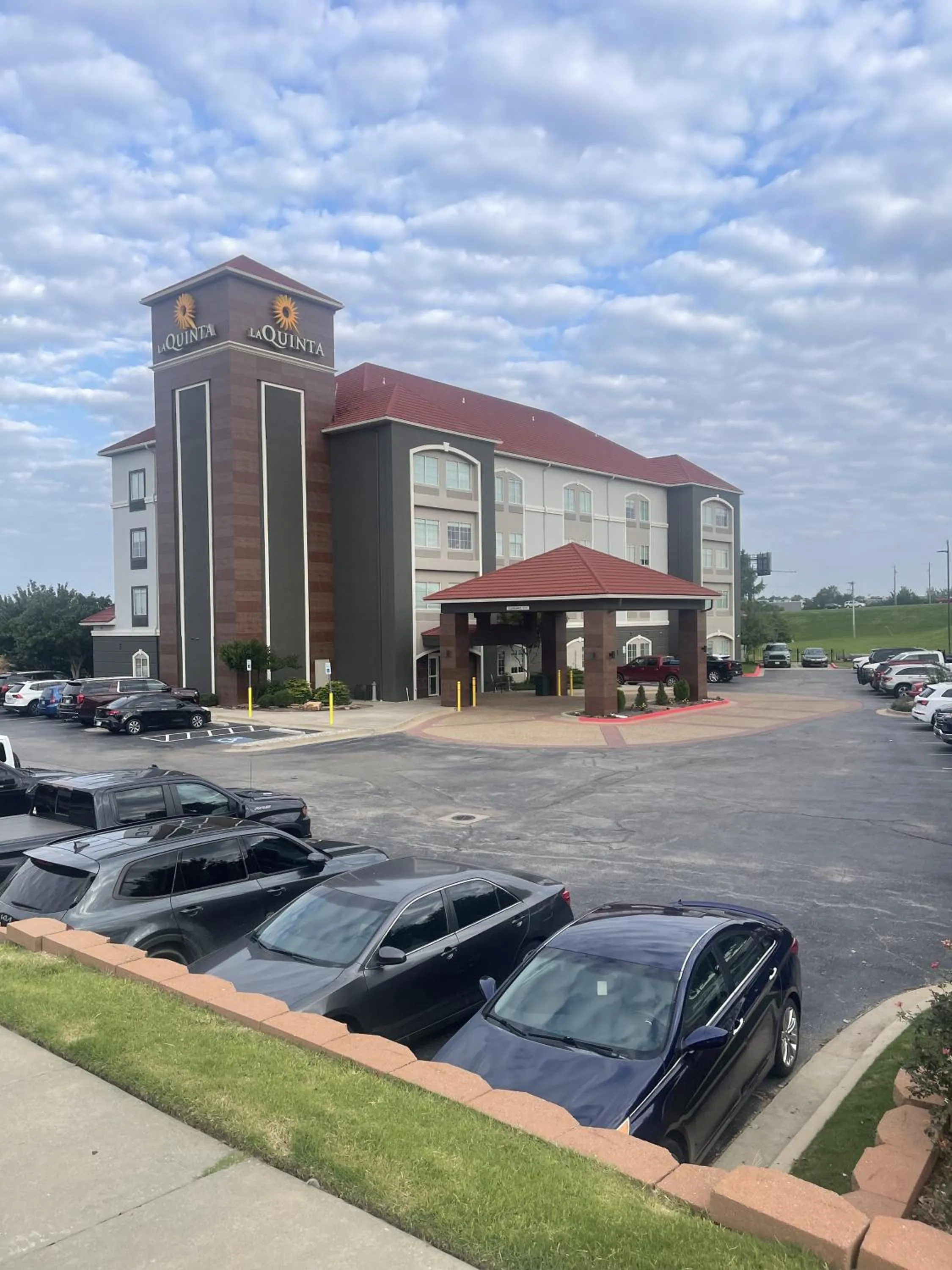 Parking in La Quinta by Wyndham Oklahoma City - Moore