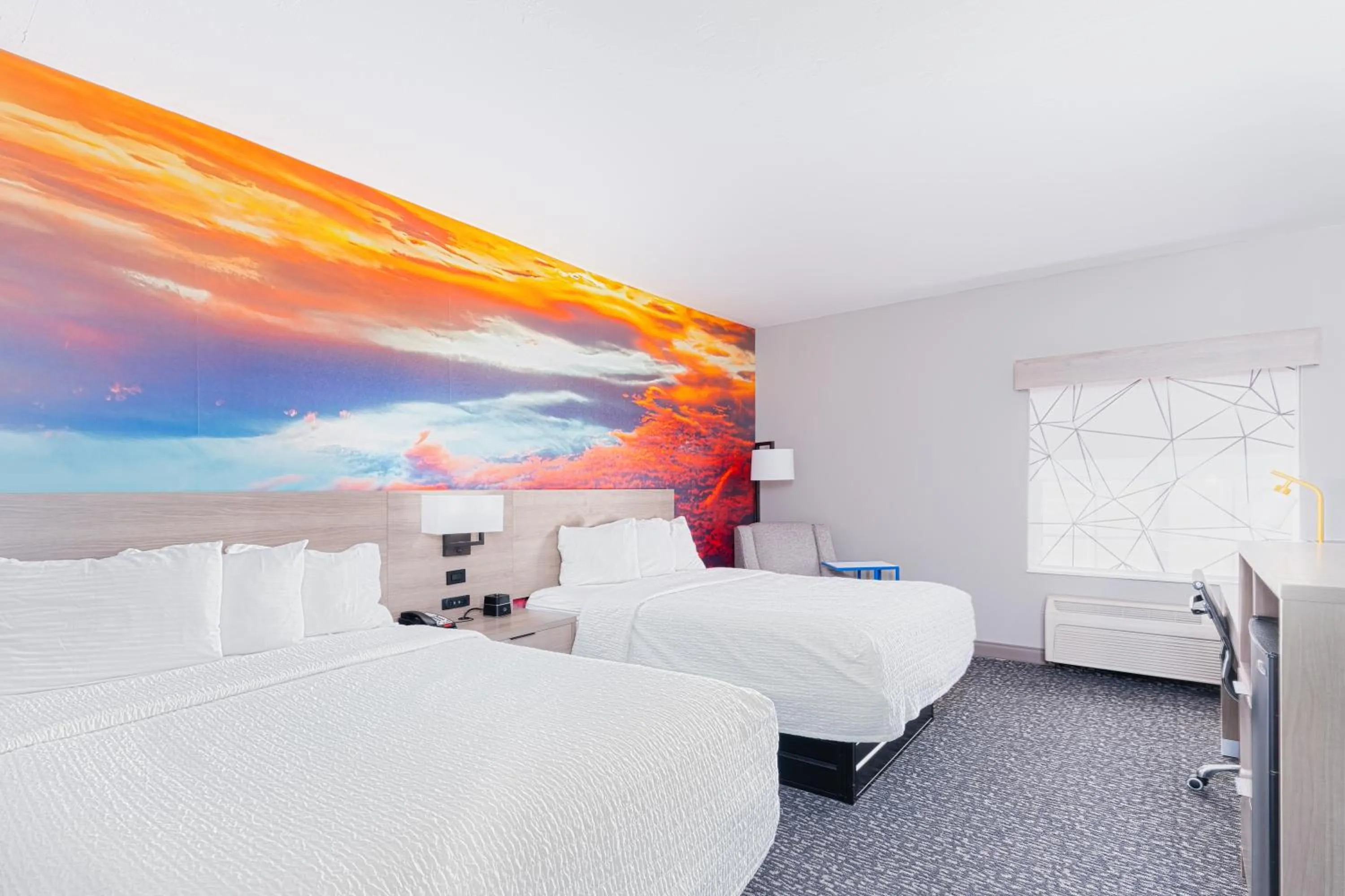 Bed in La Quinta by Wyndham Oklahoma City - Moore