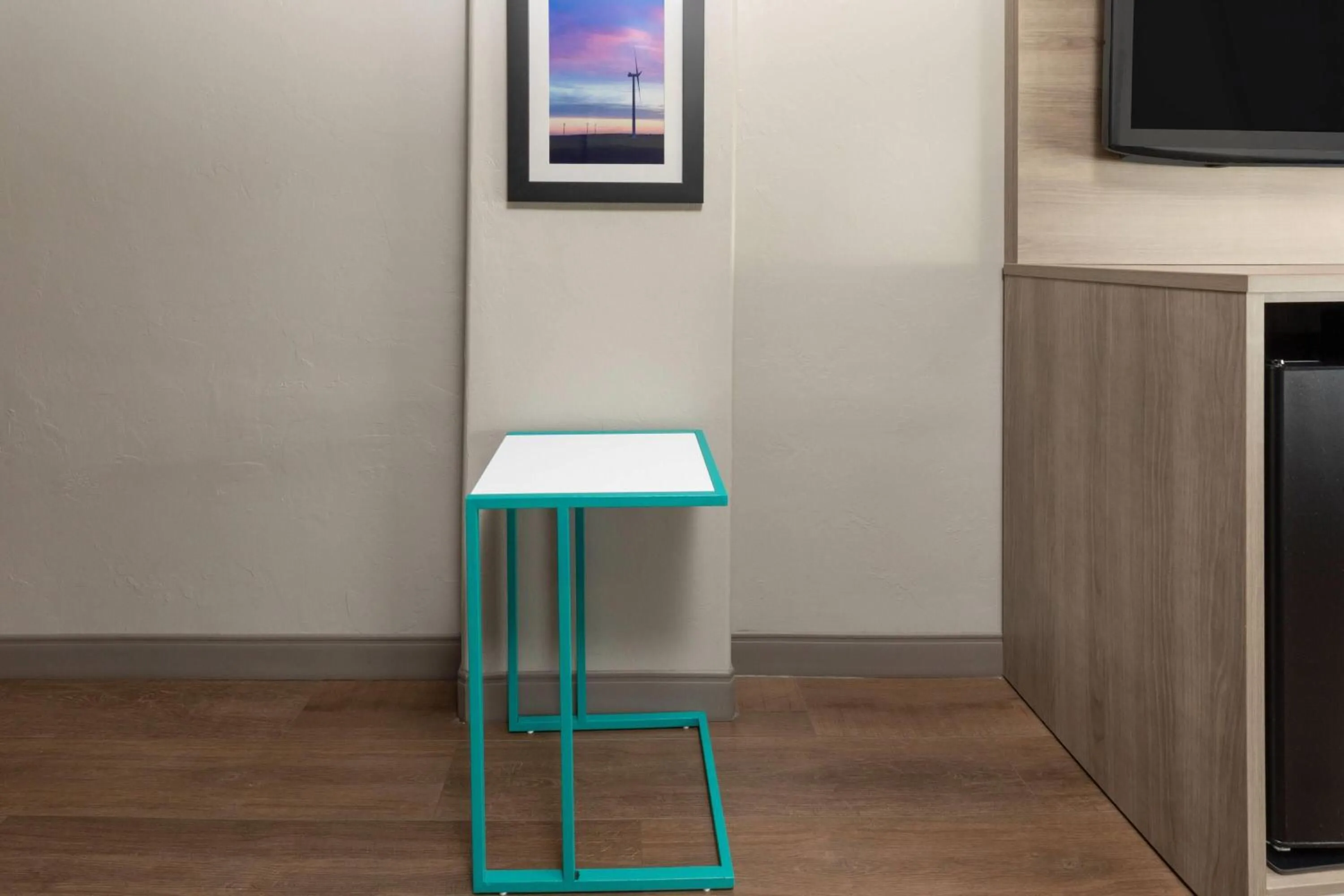 Photo of the whole room in La Quinta by Wyndham Oklahoma City - Moore