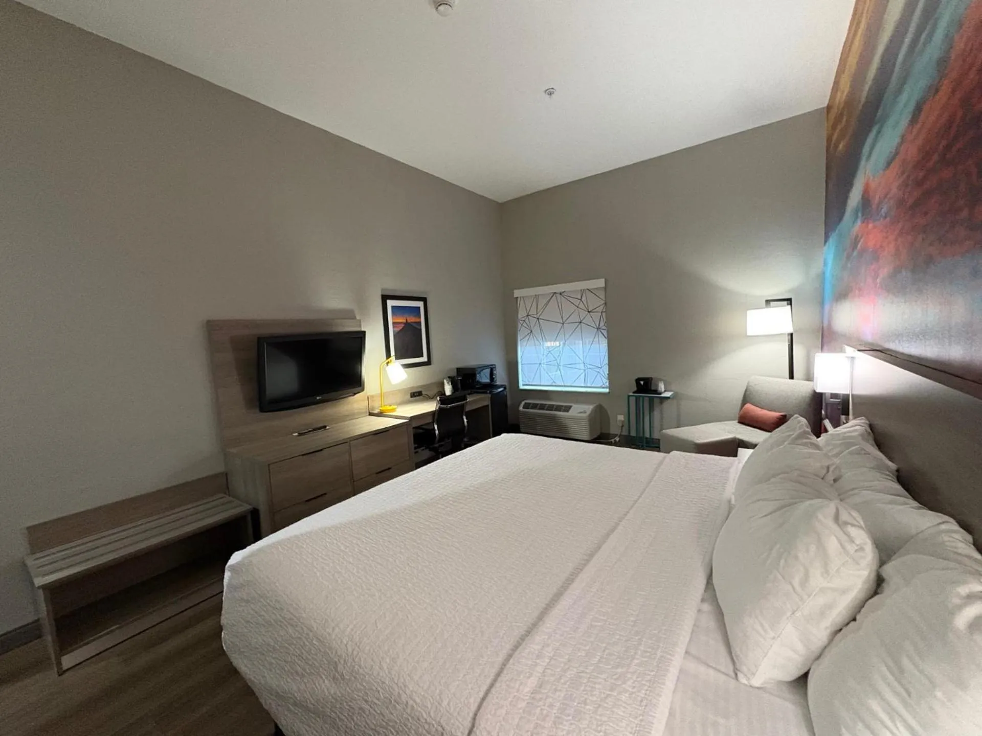 Bed in La Quinta by Wyndham Oklahoma City - Moore