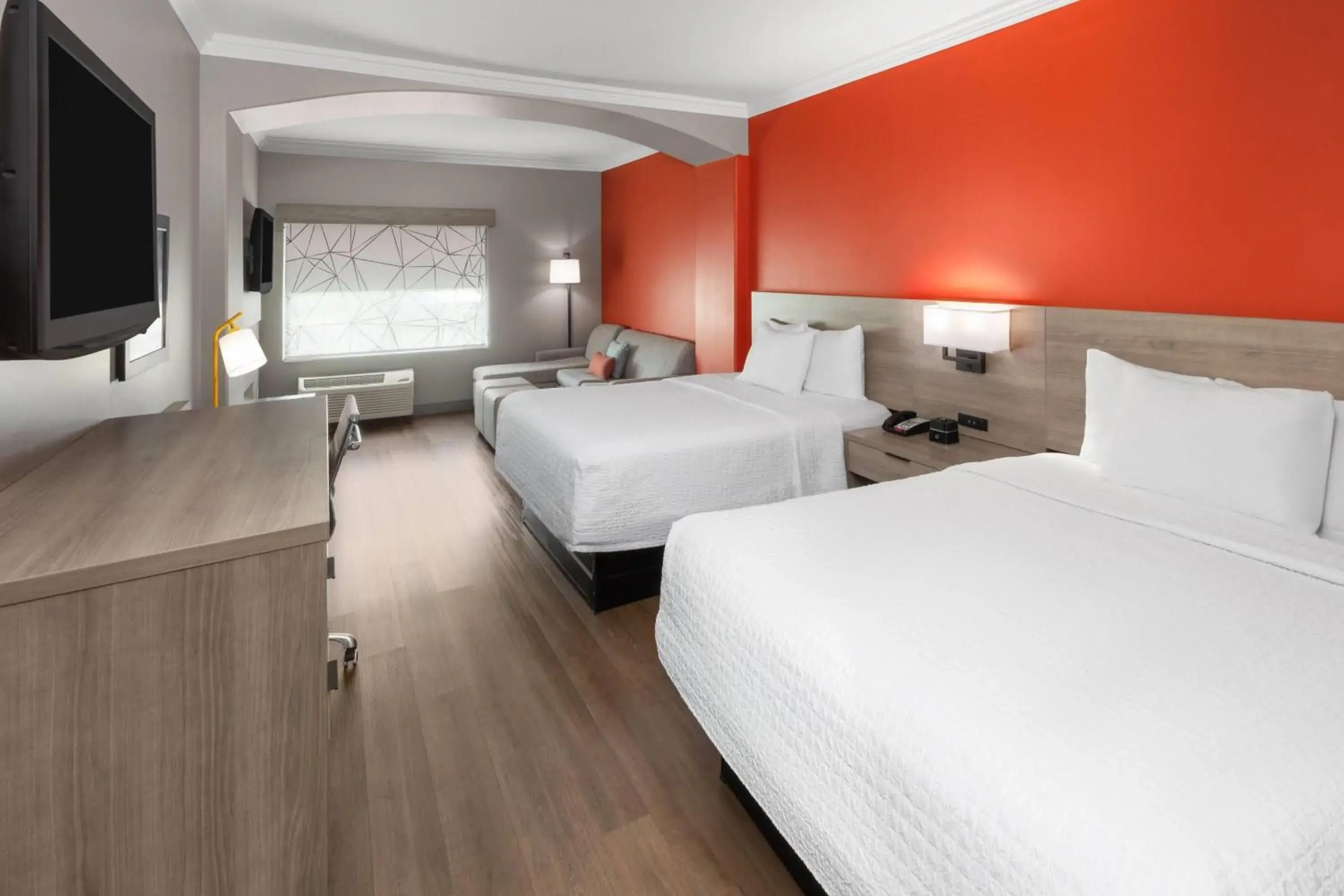 Queen Studio Suite with Bathtub with Grab Bars - Mobility Accessible/Non-Smoking in La Quinta by Wyndham Oklahoma City - Moore Queen Studio Suite with Bathtub with Grab Bars - Mobility Accessible/Non-Smoking in La Quinta by Wyndham Oklahoma City - Moore