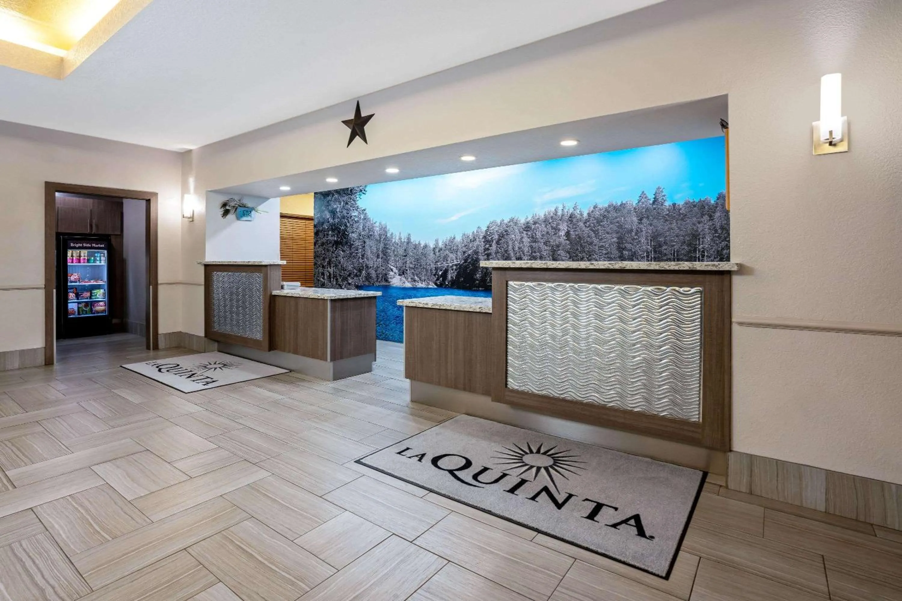 Lobby or reception in La Quinta by Wyndham Conroe