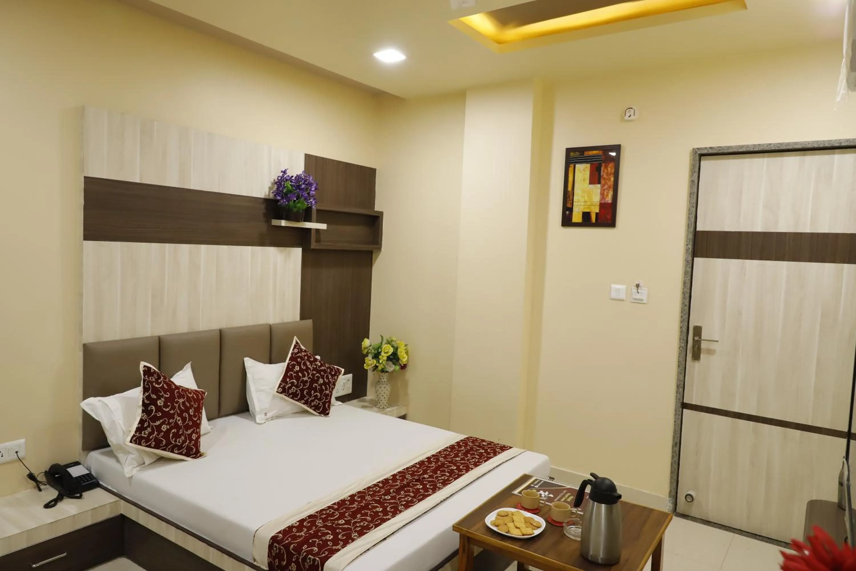 Bedroom, Bed in Hotel Royal Suites