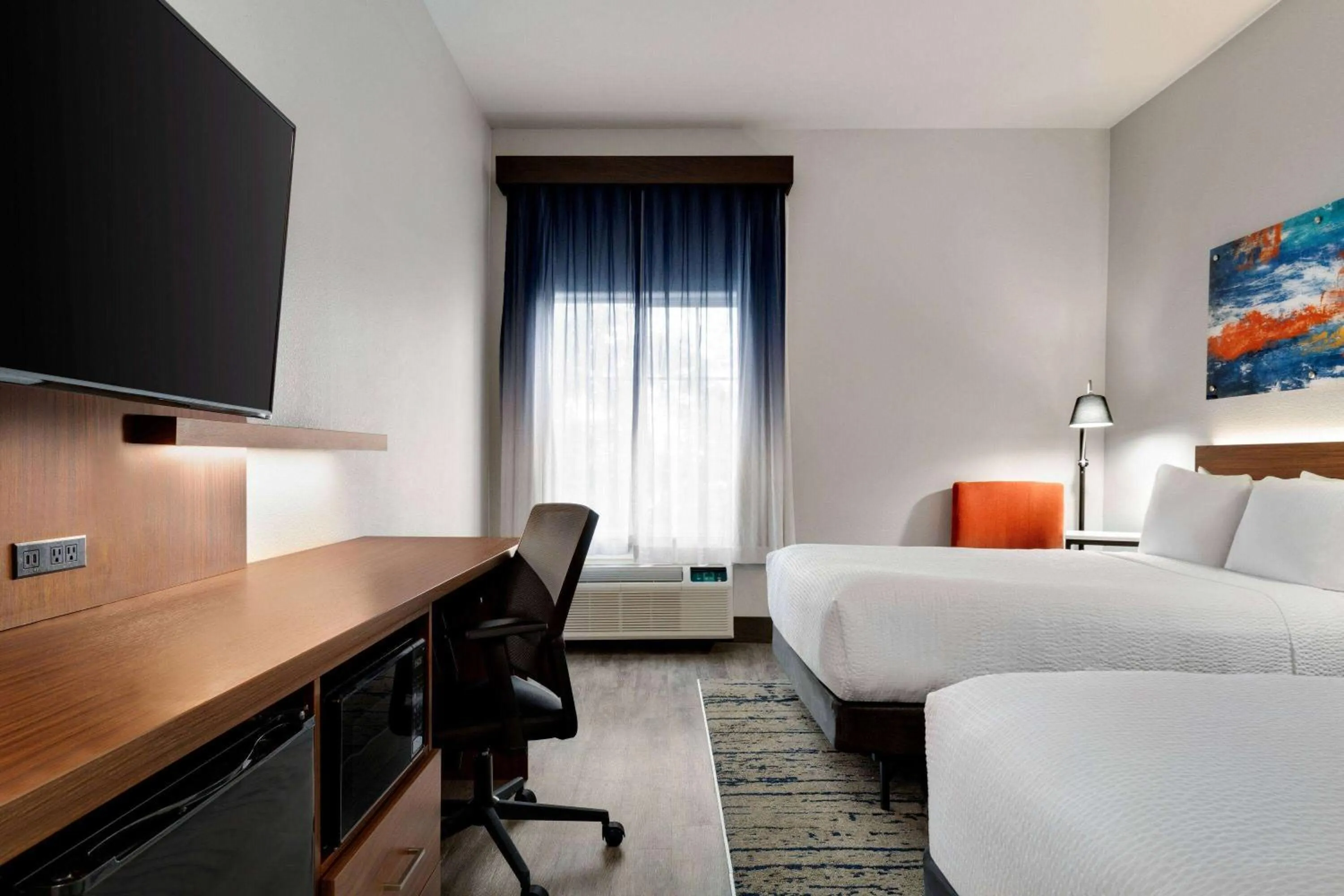 Photo of the whole room in La Quinta by Wyndham Stephenville