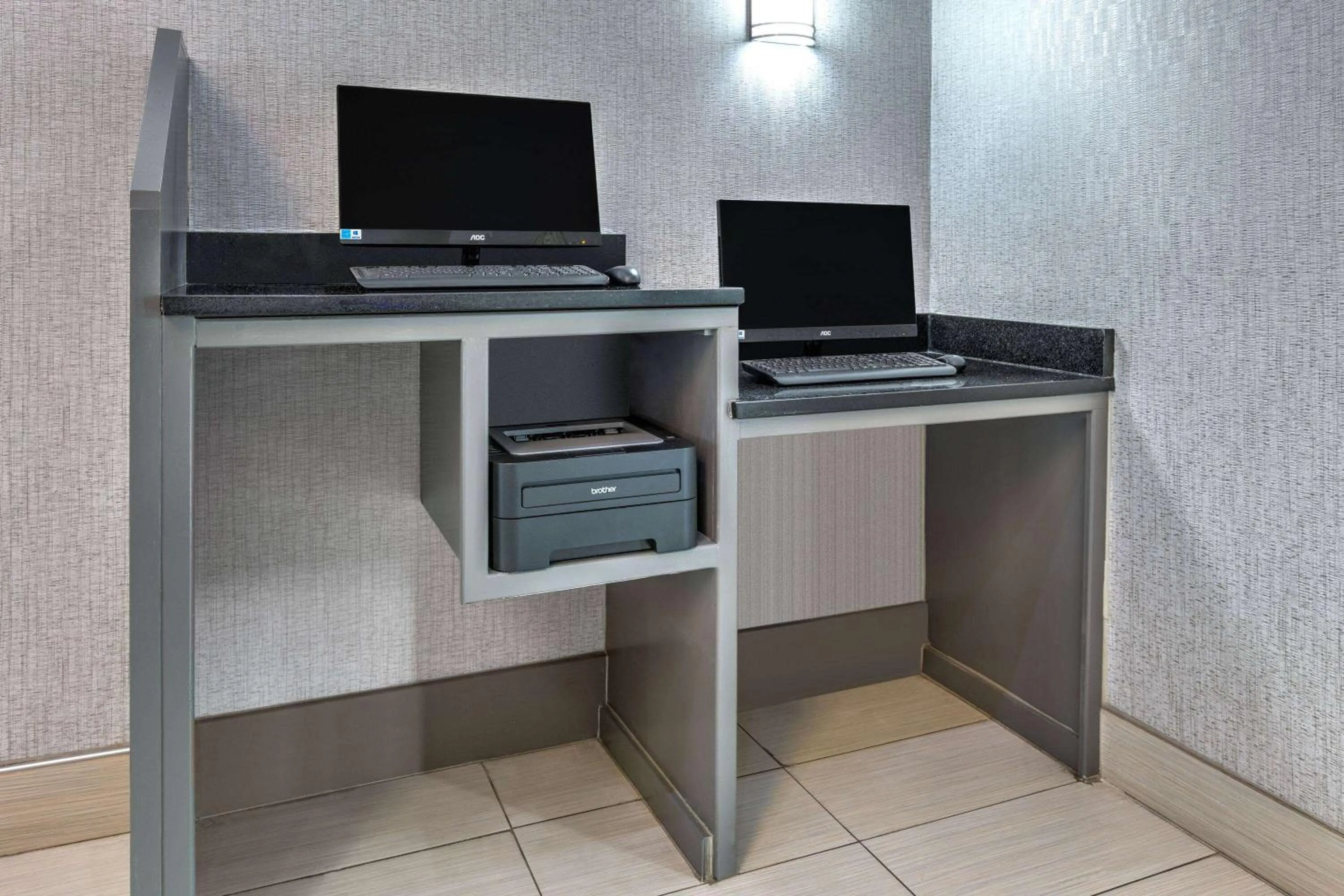 Business facilities in La Quinta by Wyndham Weatherford