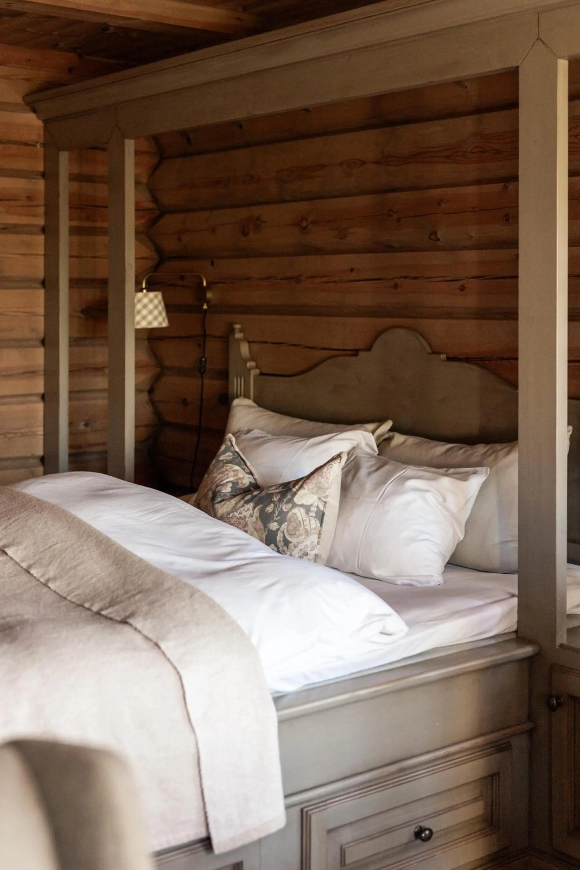 Bed in Storfjord Hotel